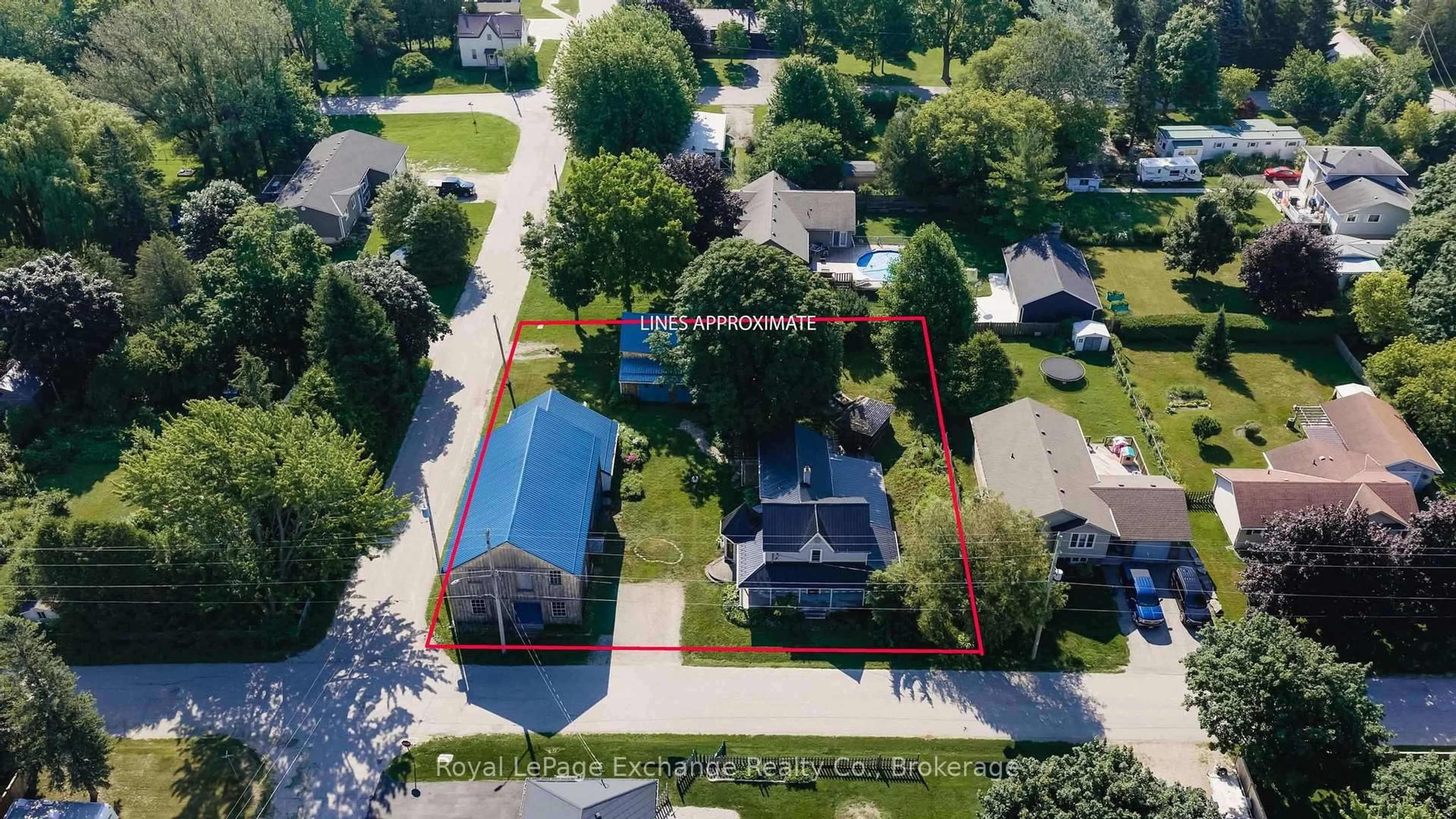 A pic from outside/outdoor area/front of a property/back of a property/a pic from drone, street for 28 Wickham St, Kincardine Ontario N0G 2T0