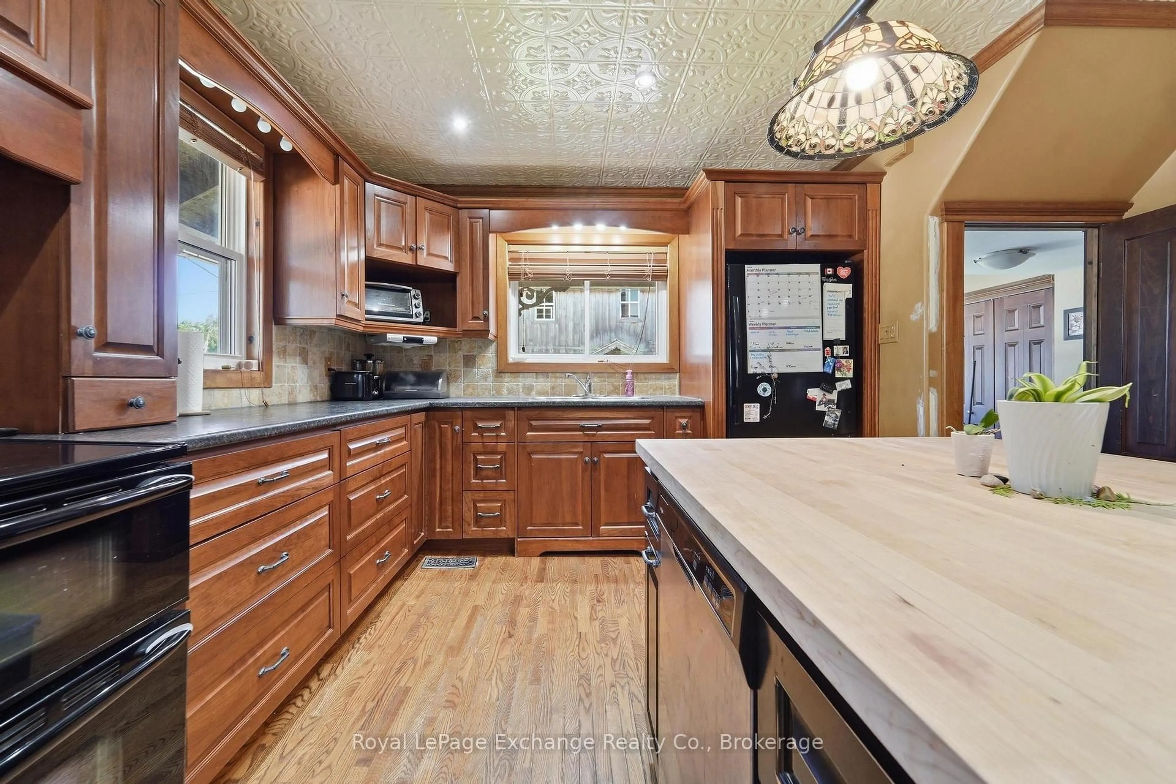 Contemporary kitchen, unknown for 28 Wickham St, Kincardine Ontario N0G 2T0