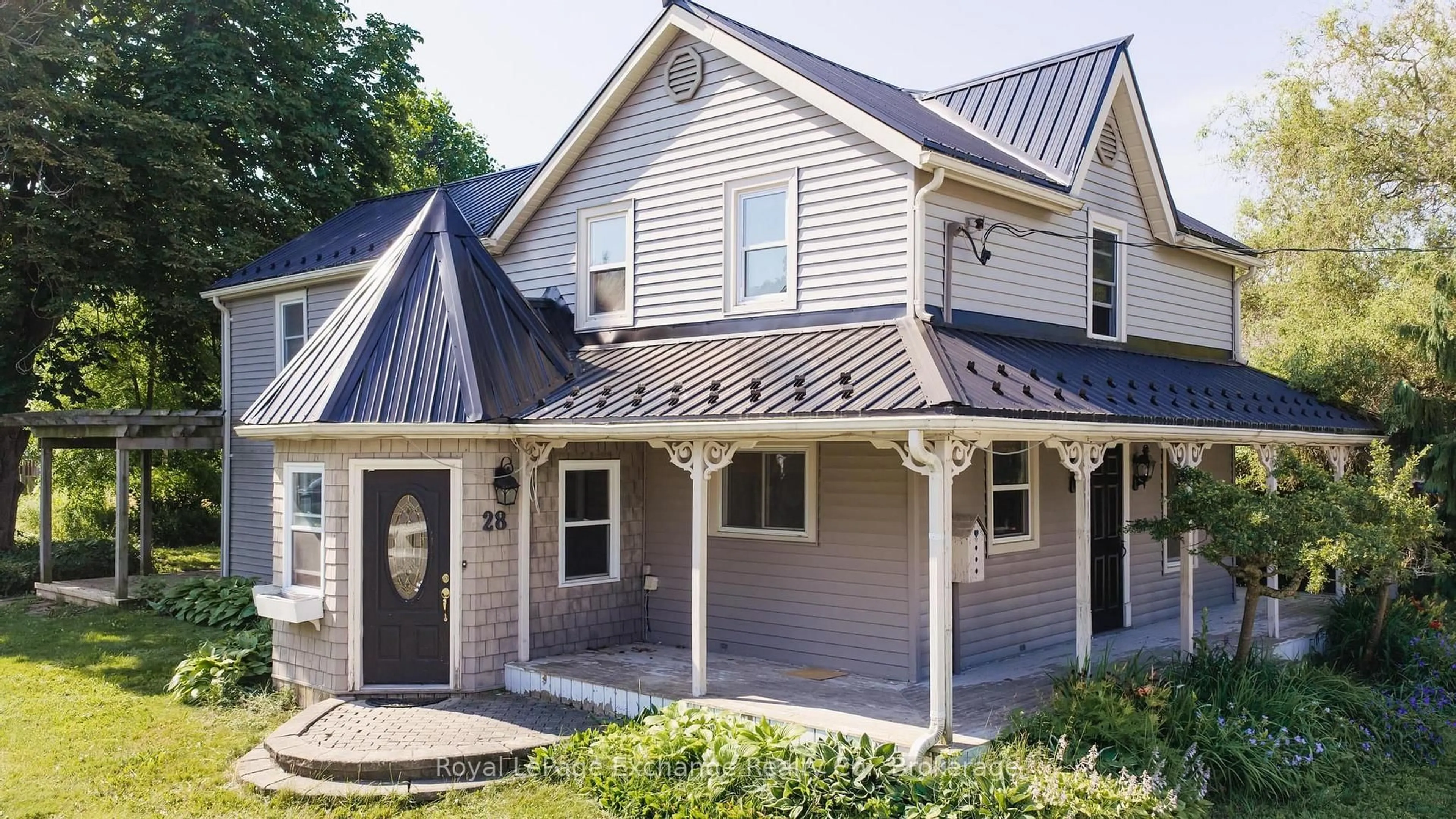 Home with vinyl exterior material, street for 28 Wickham St, Kincardine Ontario N0G 2T0