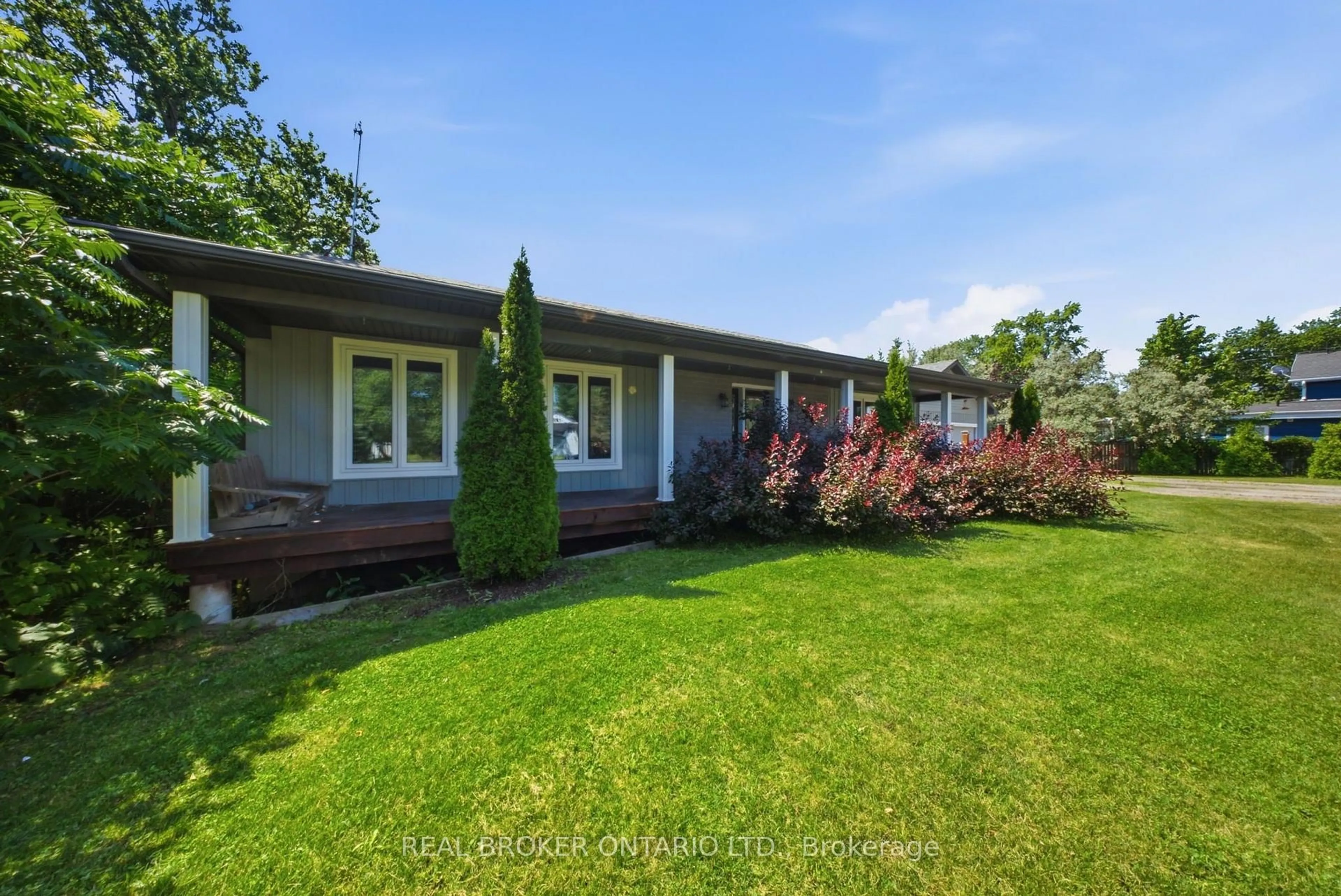 A pic from outside/outdoor area/front of a property/back of a property/a pic from drone, street for 66 Talbot St, Haldimand Ontario N0A 1C0