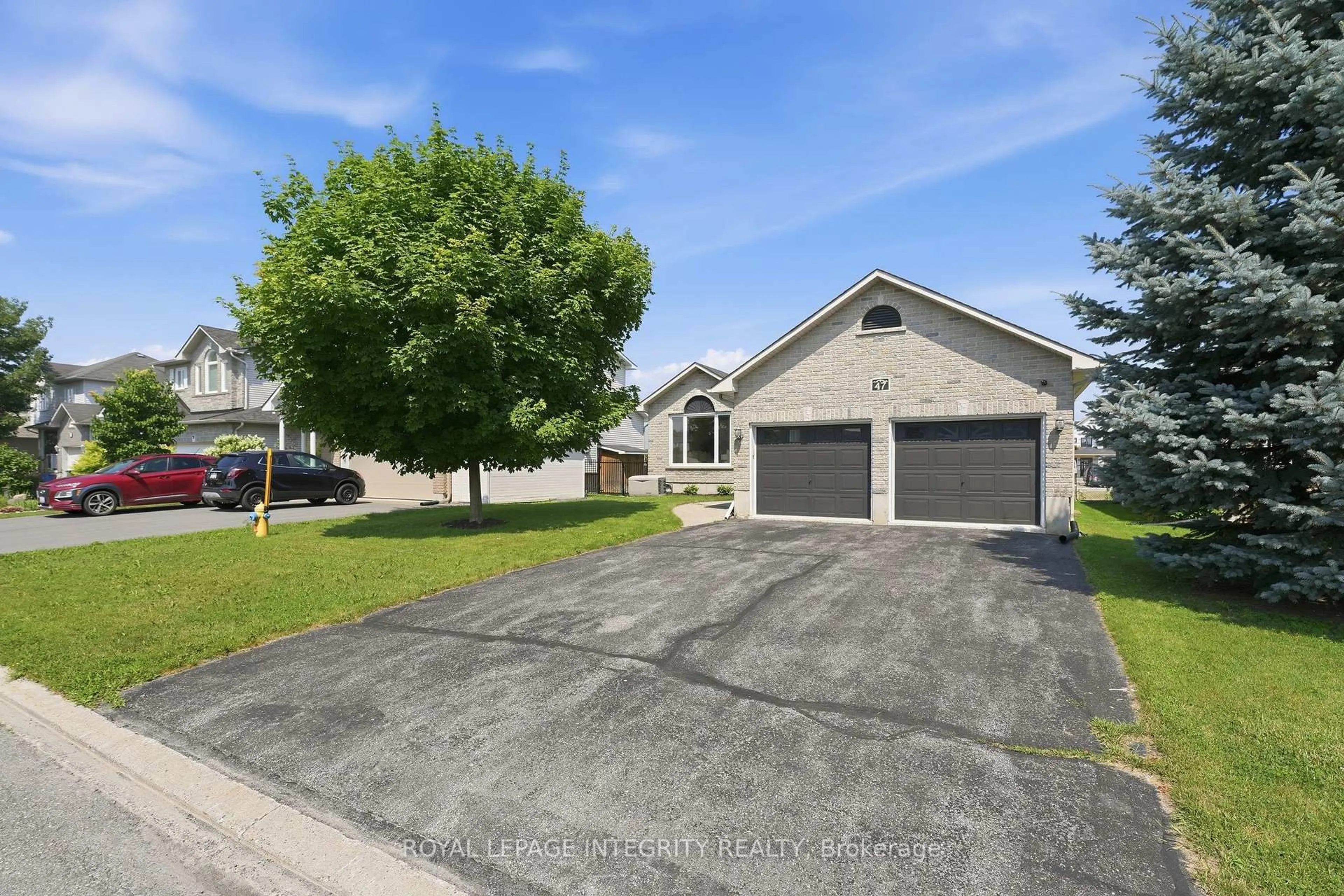 Home with vinyl exterior material, street for 47 Daze St, Russell Ontario K0A 1W0