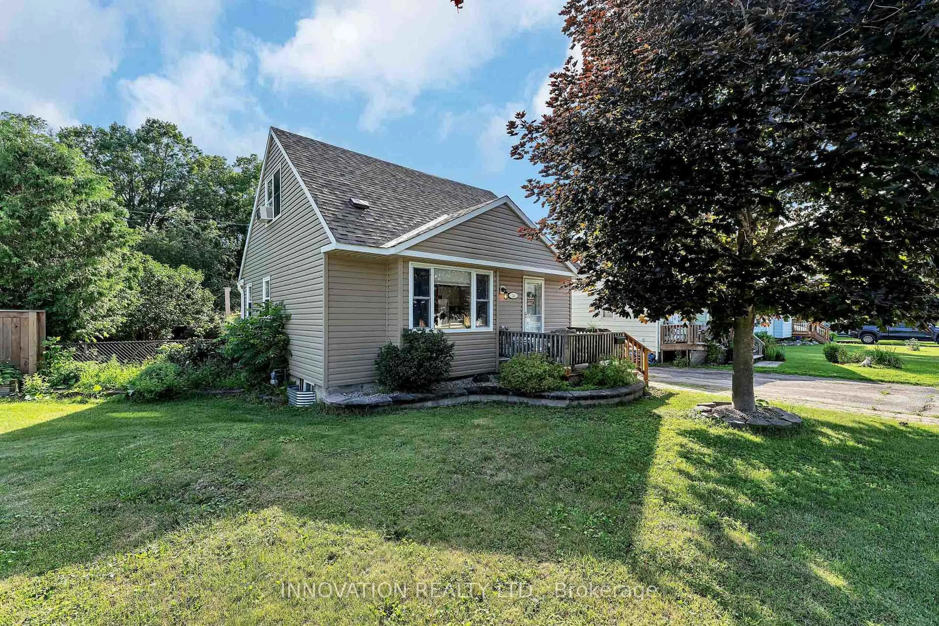 Home with vinyl exterior material, street for 144 Francis St, Renfrew Ontario K7V 1C4