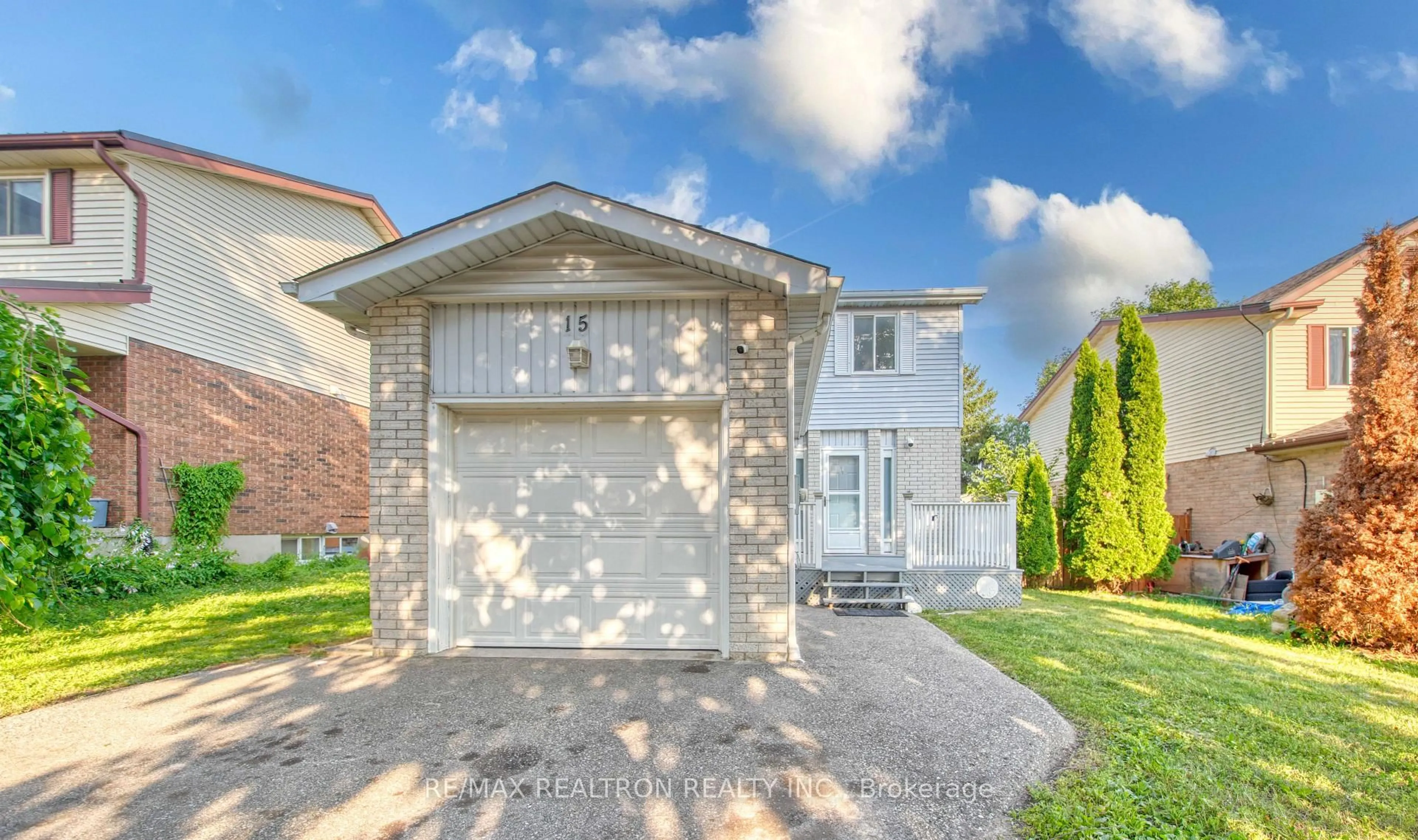 Home with brick exterior material, street for 15 Glendan Crt, Cambridge Ontario N1R 7N4