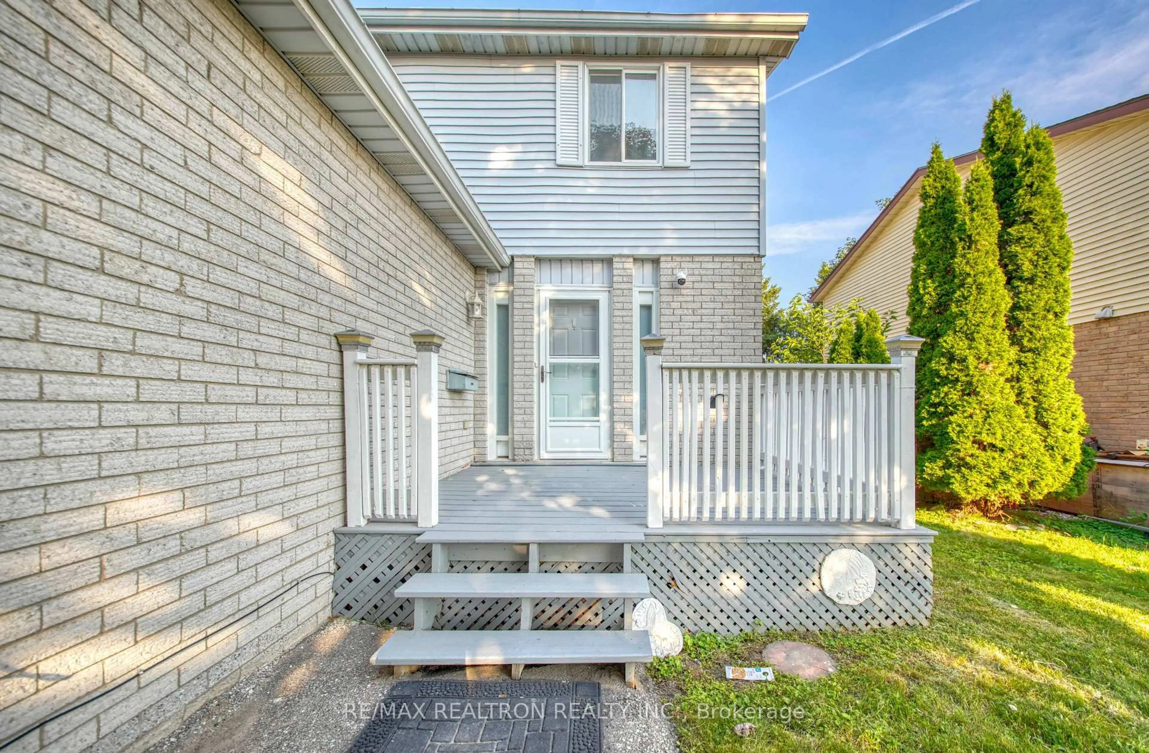 Unknown for 15 Glendan Crt, Cambridge Ontario N1R 7N4
