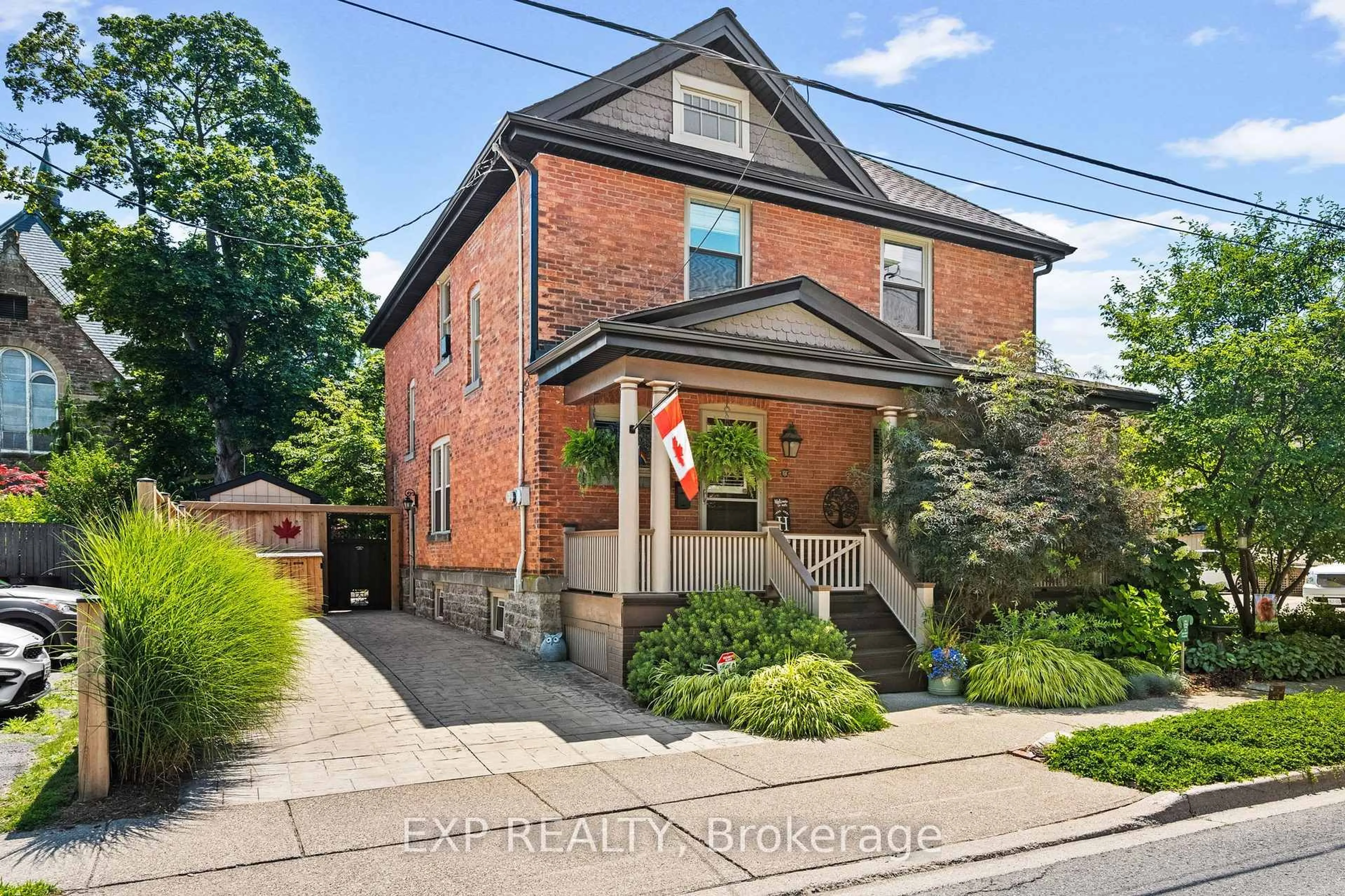 Home with brick exterior material, street for 3 NORRIS Pl, St. Catharines Ontario L2R 2W9
