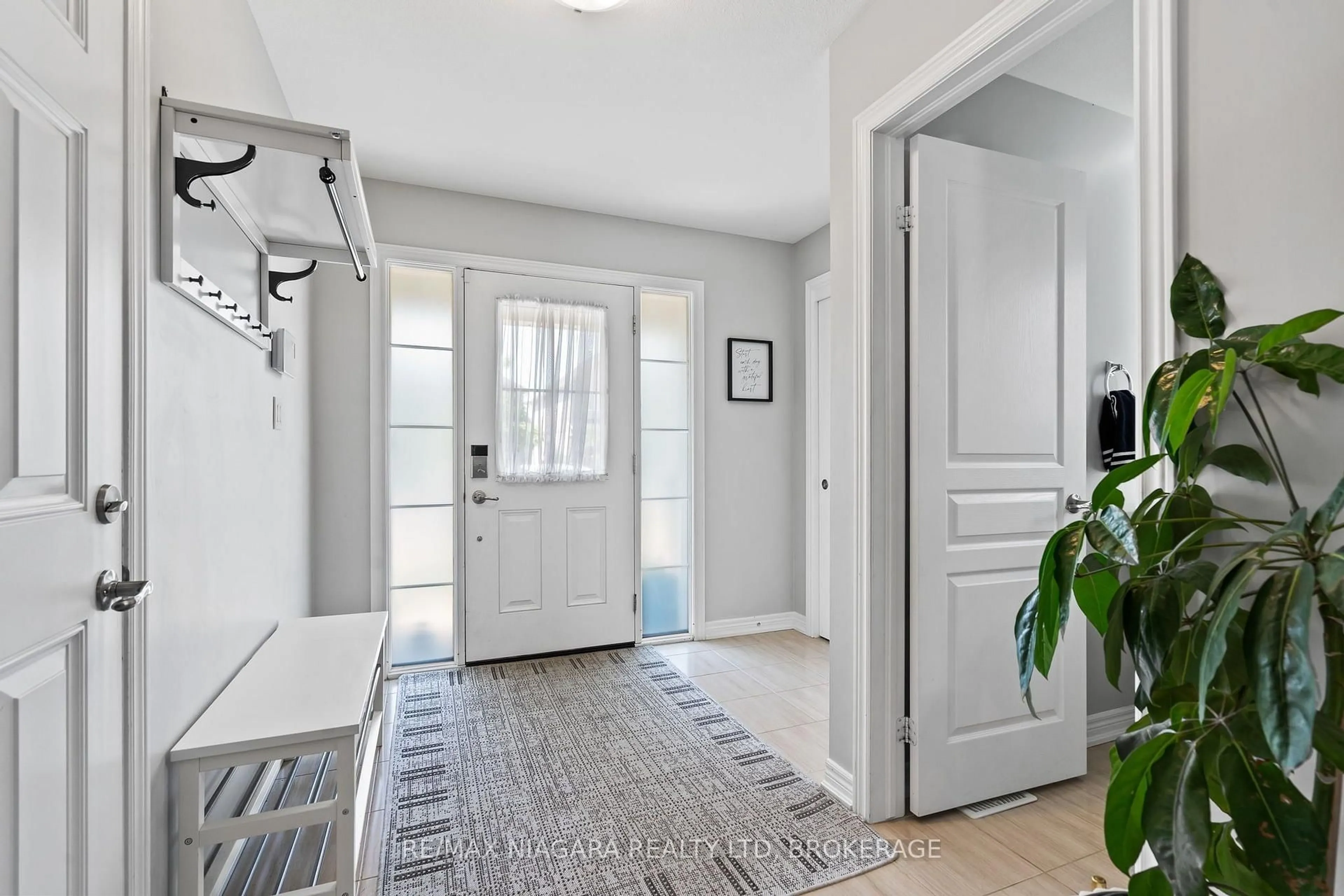 Indoor entryway for 7 Riley Ave, Pelham Ontario L0S 1E6