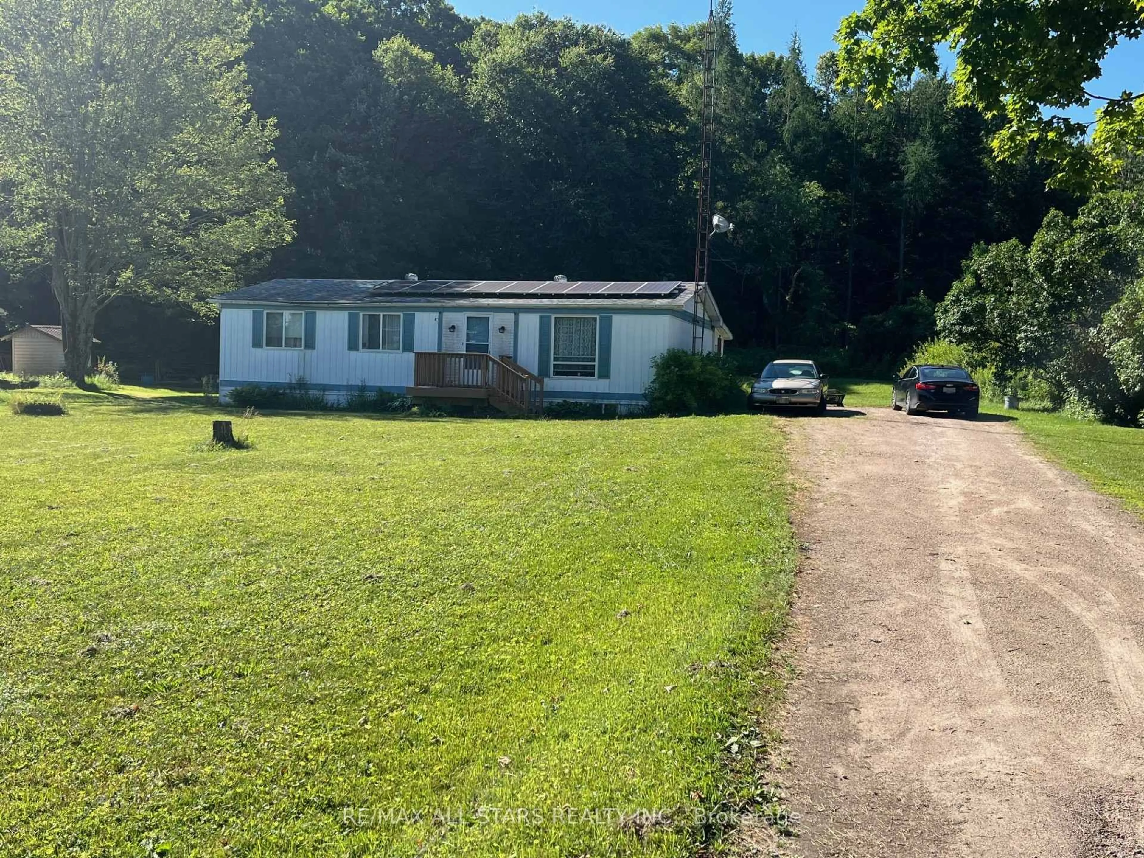 A pic from outside/outdoor area/front of a property/back of a property/a pic from drone, unknown for 1225 SPRING VALLEY Rd, Minden Hills Ontario K0M 2K0