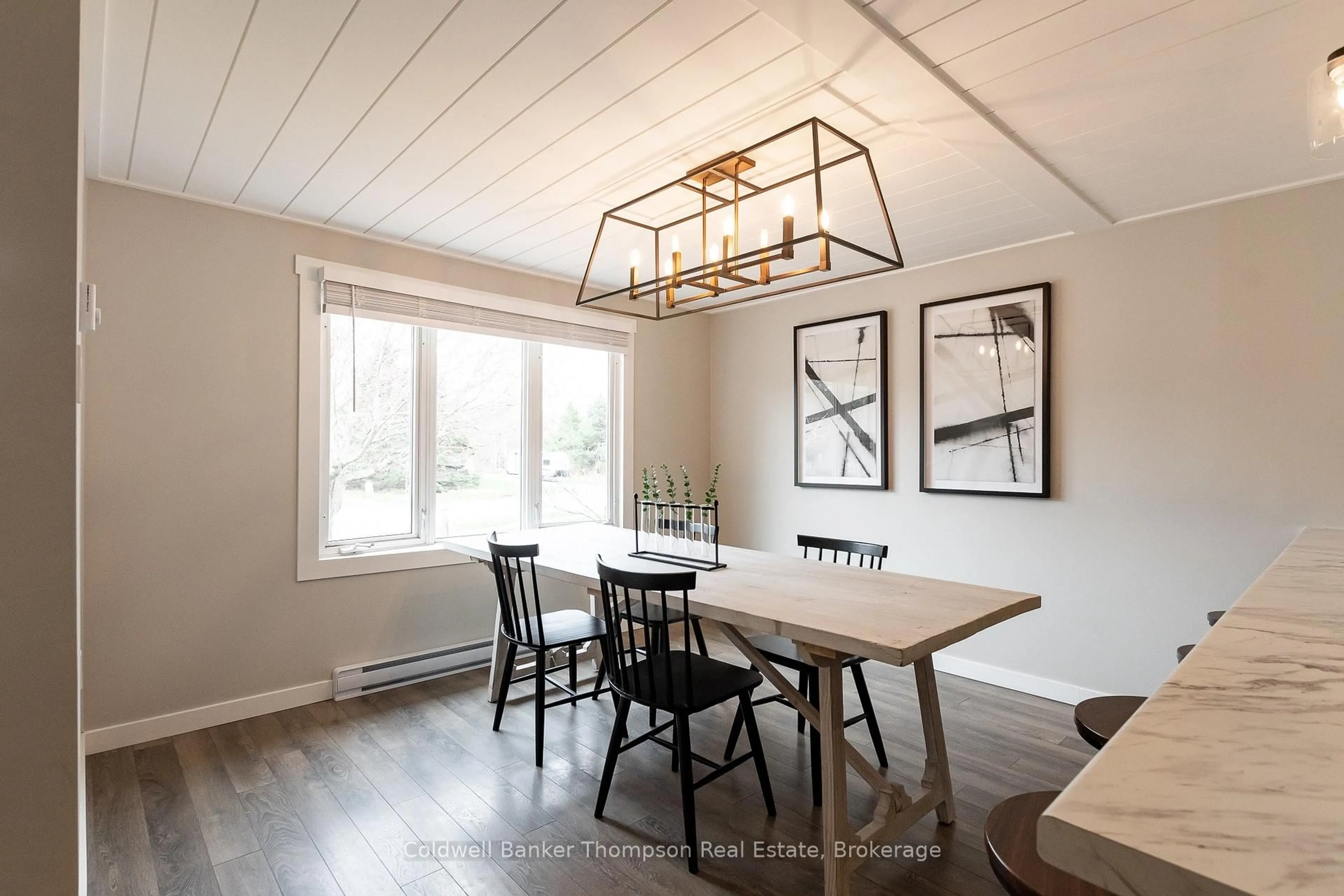 Dining room, wood/laminate floor for 107 Spencer St, Bracebridge Ontario P1L 1C3