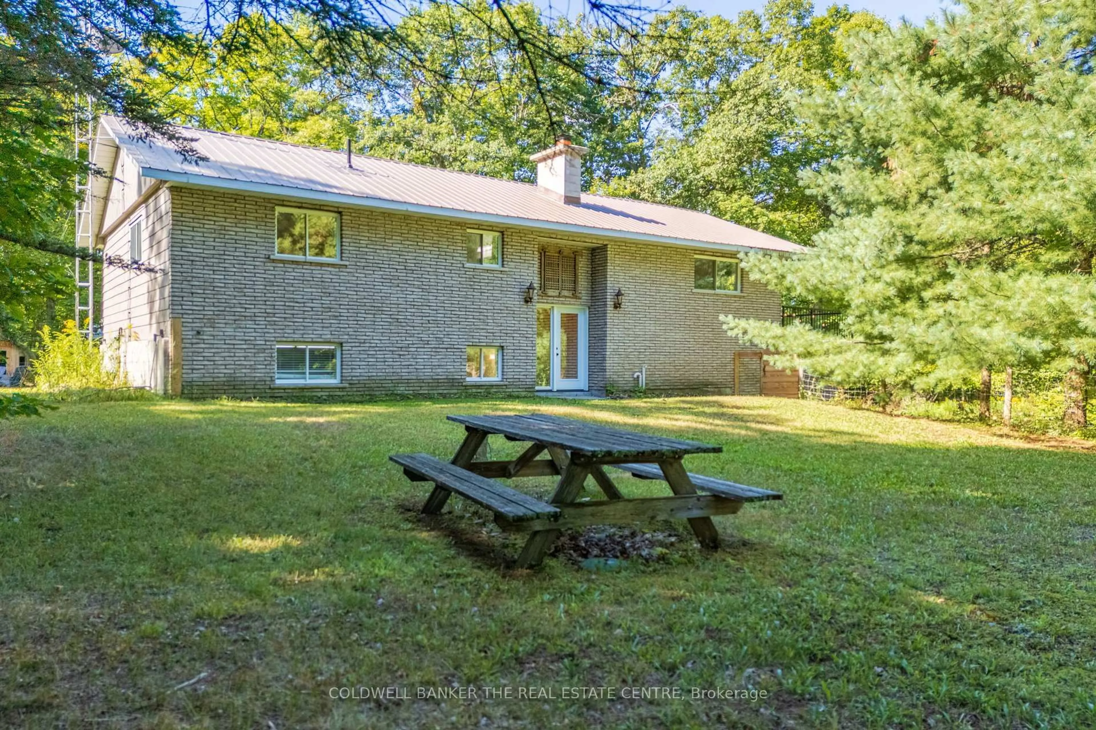 Patio, unknown for 1100 Mortimers Point Rd, Muskoka Lakes Ontario P0B 1J0