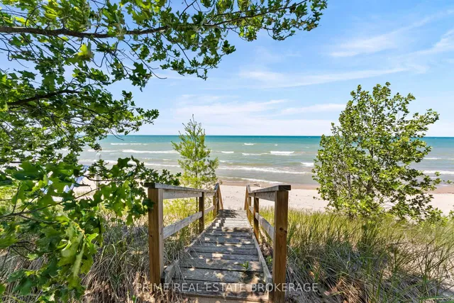9856 Huron Pl, Lambton Shores 4