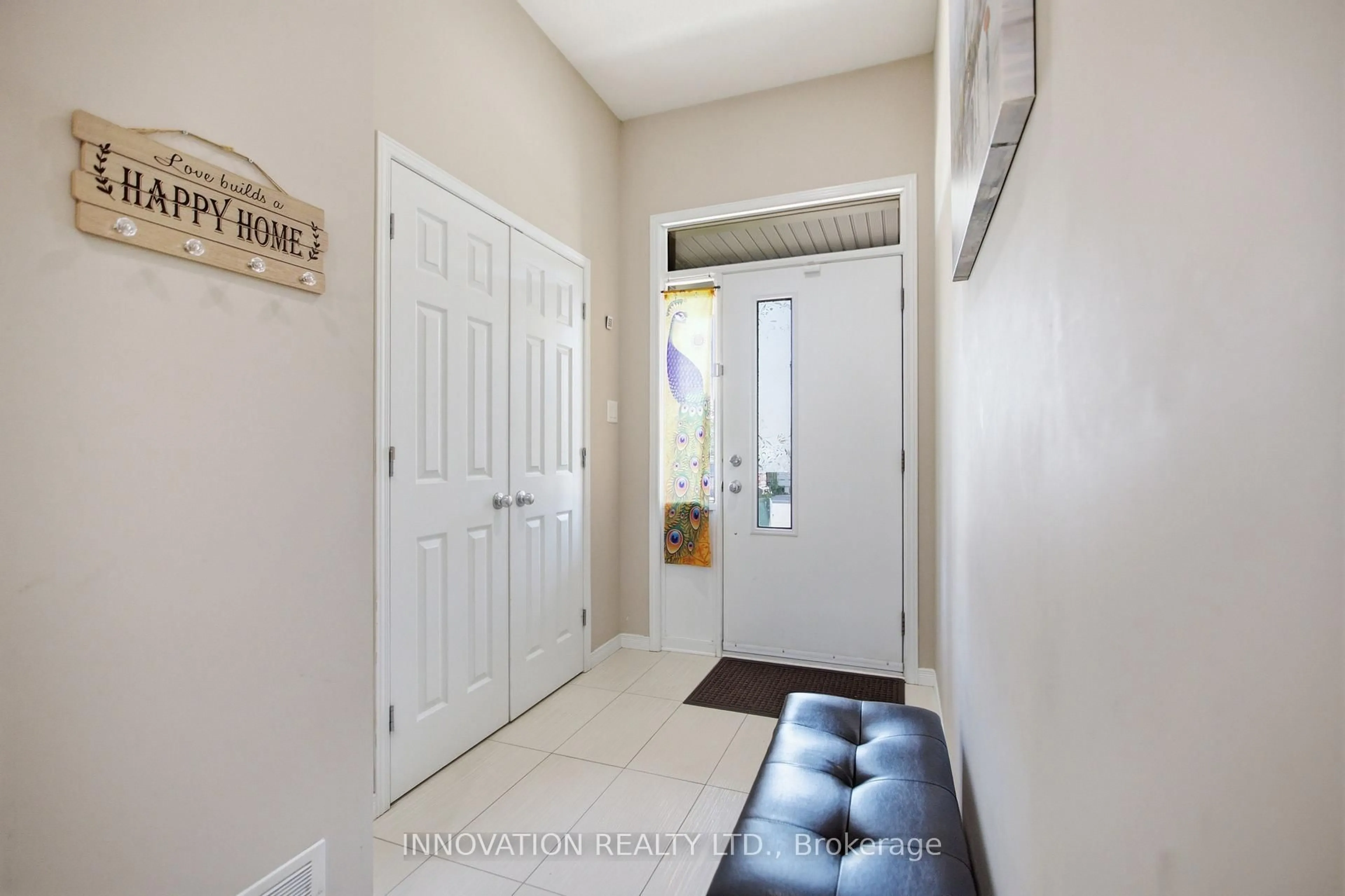 Indoor entryway for 517 Dressage Ave, Ottawa Ontario K2V 0C8