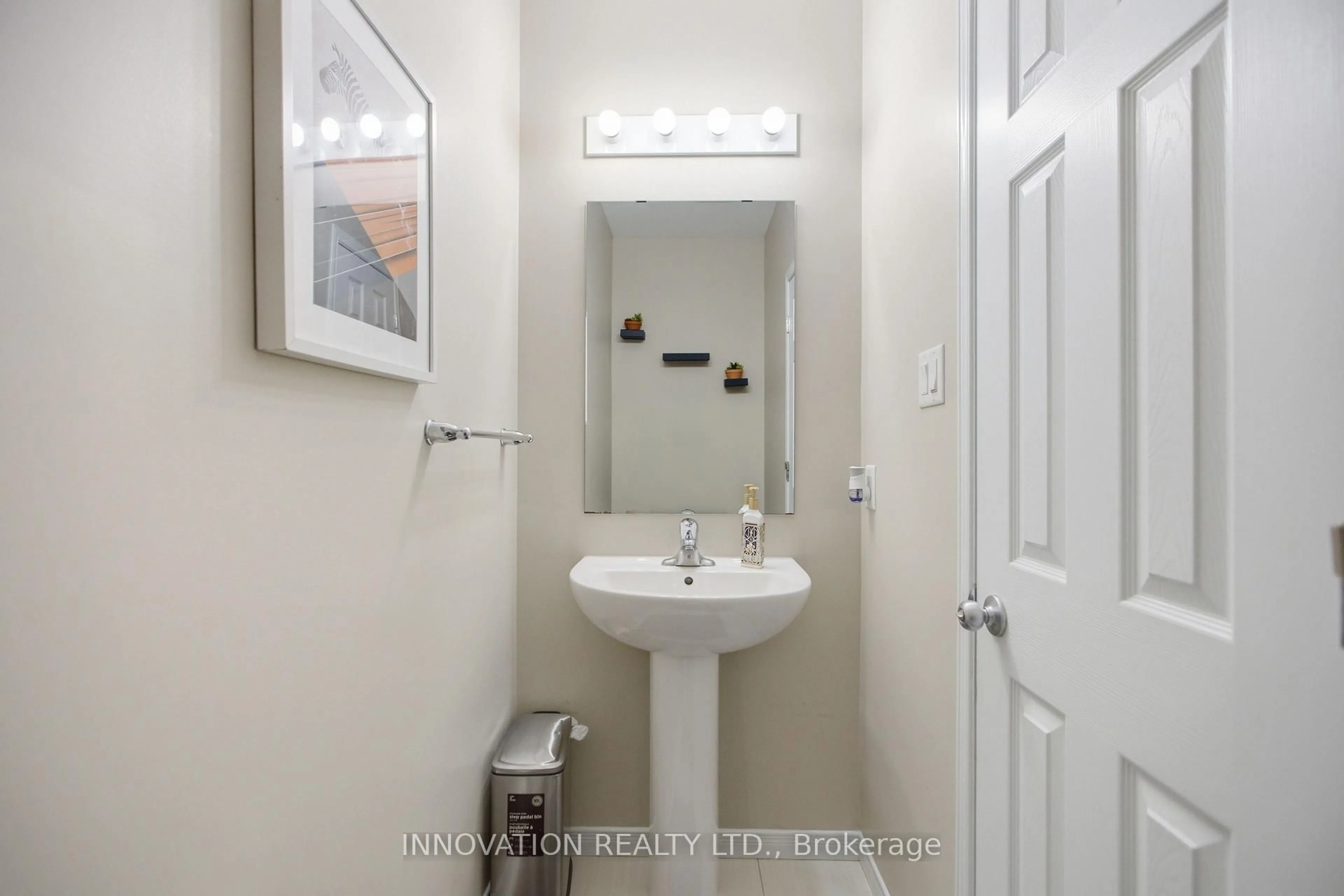 Standard bathroom, unknown for 517 Dressage Ave, Ottawa Ontario K2V 0C8