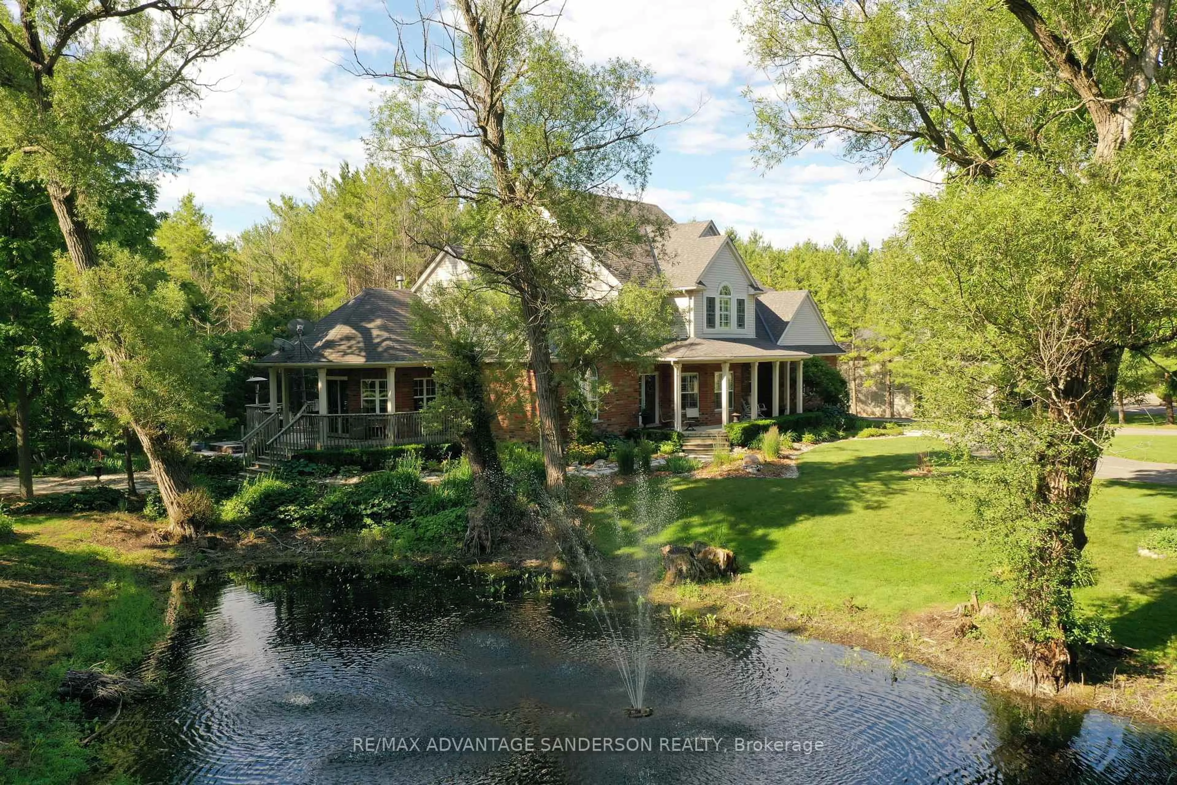 A pic from outside/outdoor area/front of a property/back of a property/a pic from drone, water/lake/river/ocean view for 1796 Gainsborough Rd, London North Ontario N6H 5L2