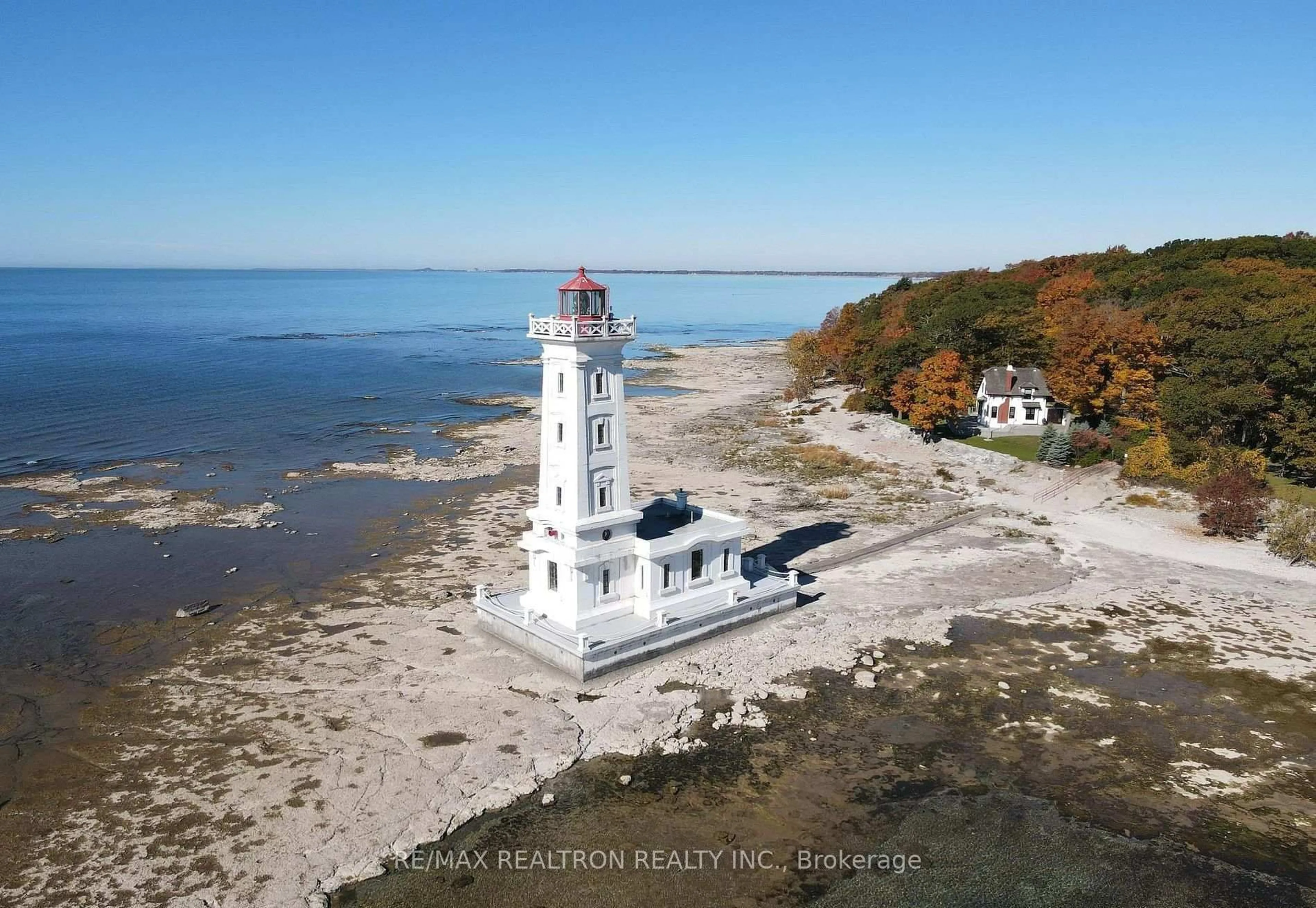 A pic from outside/outdoor area/front of a property/back of a property/a pic from drone, water/lake/river/ocean view for 192 Lincoln Rd, Fort Erie Ontario L0S 1B0