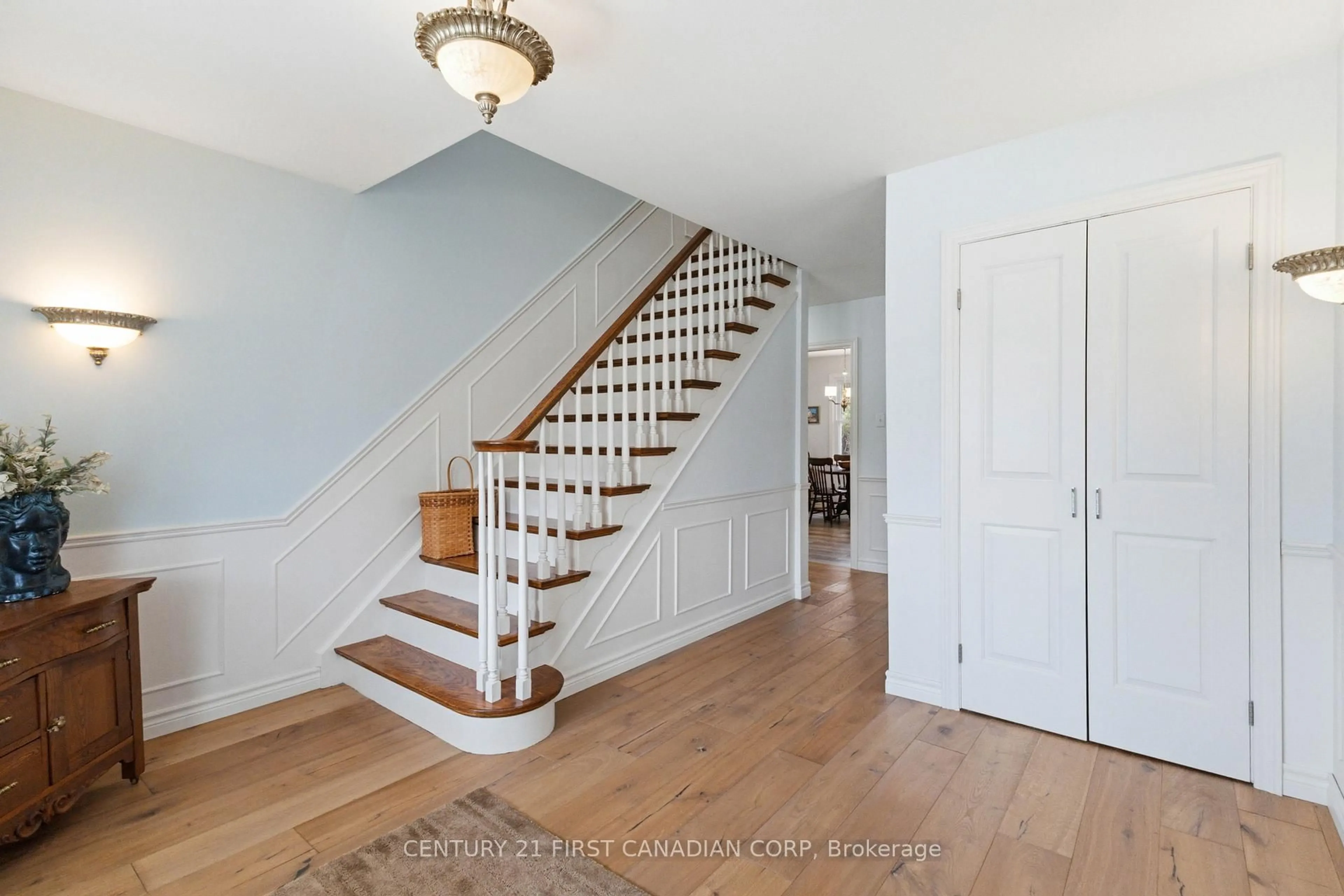 Unknown for 1080 Viscount Rd, London South Ontario N6K 1H8