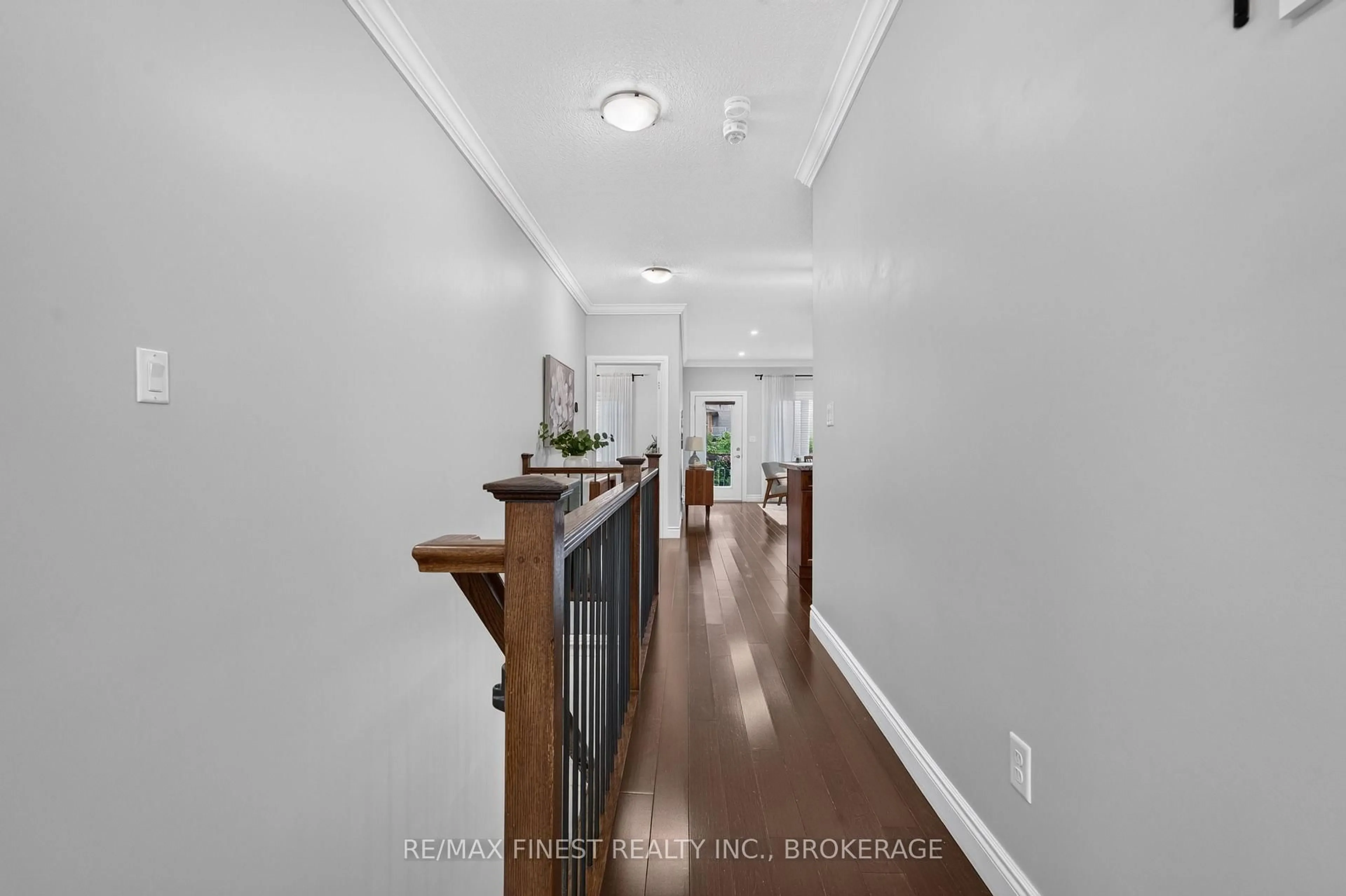 Indoor entryway for 28 Park Cres, Loyalist Ontario K7N 0C2