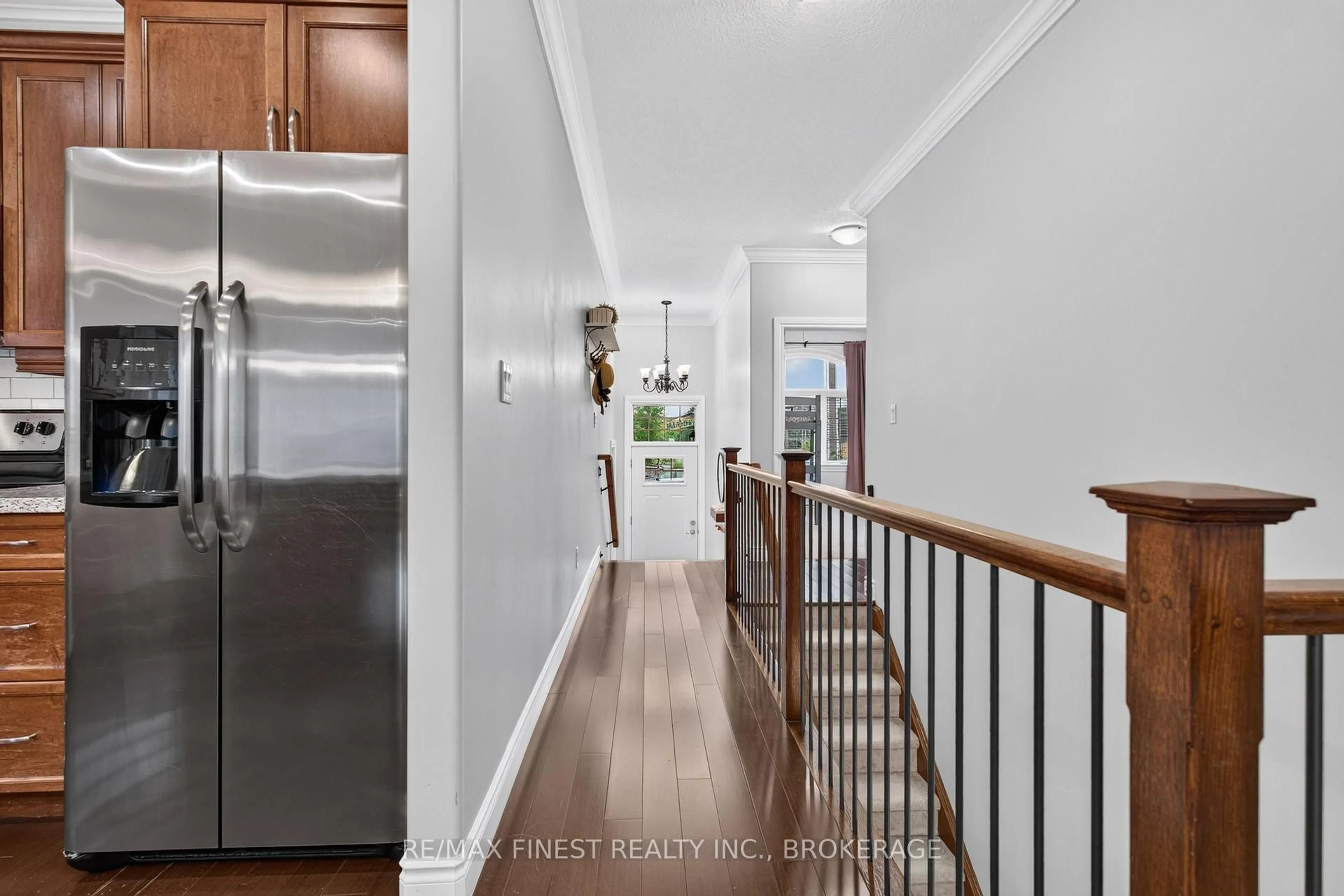 Indoor entryway for 28 Park Cres, Loyalist Ontario K7N 0C2