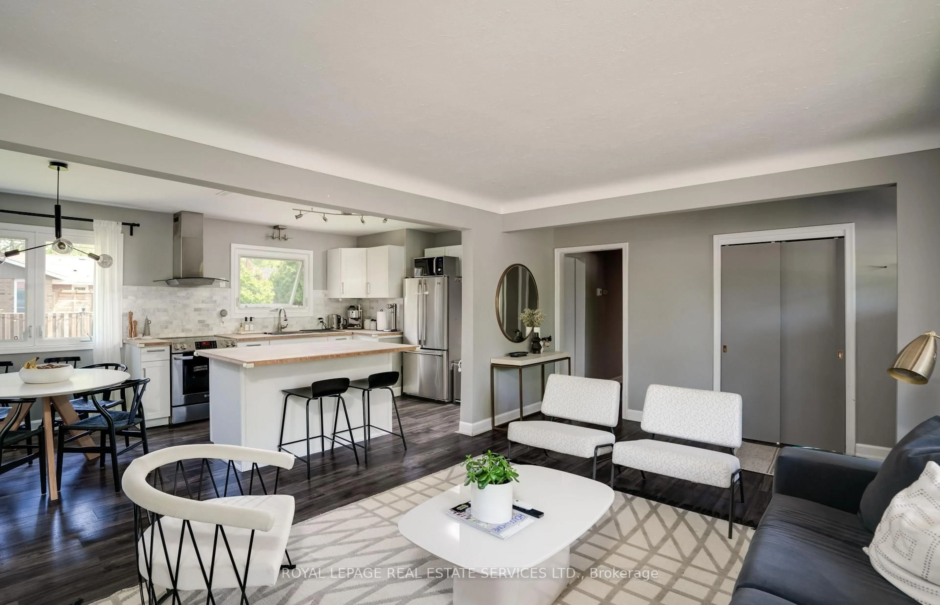 Open concept kitchen, unknown for 70 Rochelle Dr, St. Catharines Ontario L2M 2Y4