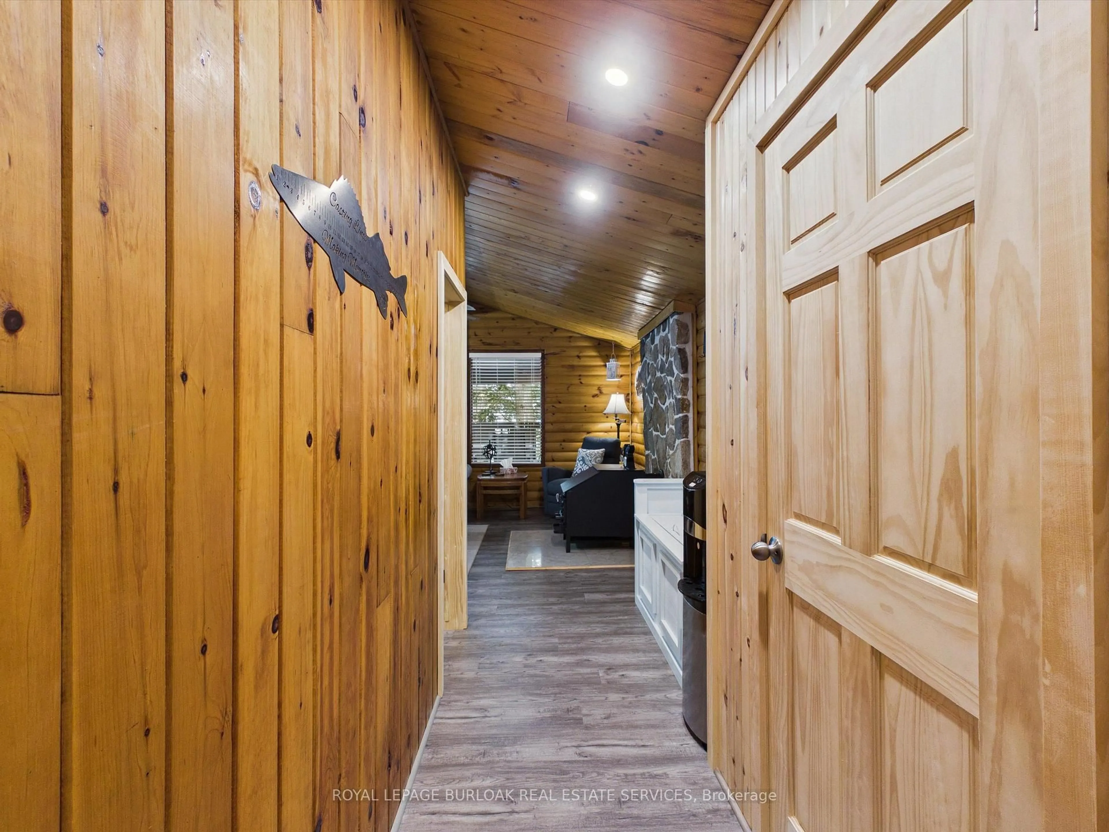 Indoor entryway for 224 Fawn Rd, Armour Ontario P0A 1J0