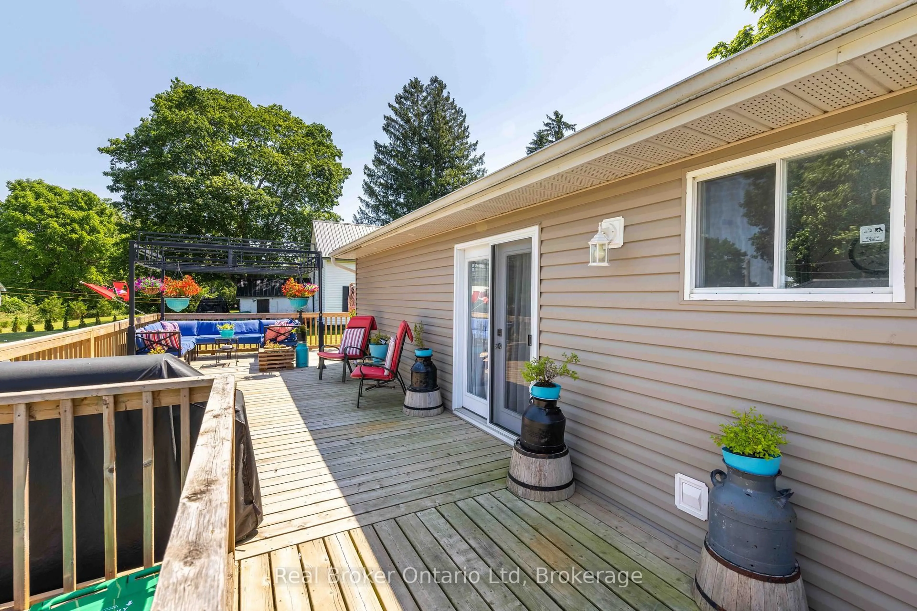 Patio, water/lake/river/ocean view for 117005 Grey 3 Rd, Georgian Bluffs Ontario N0H 2N0