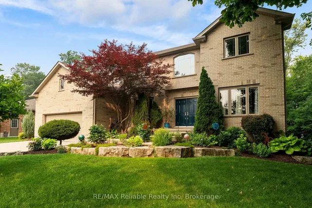 77 West St, Huron East
