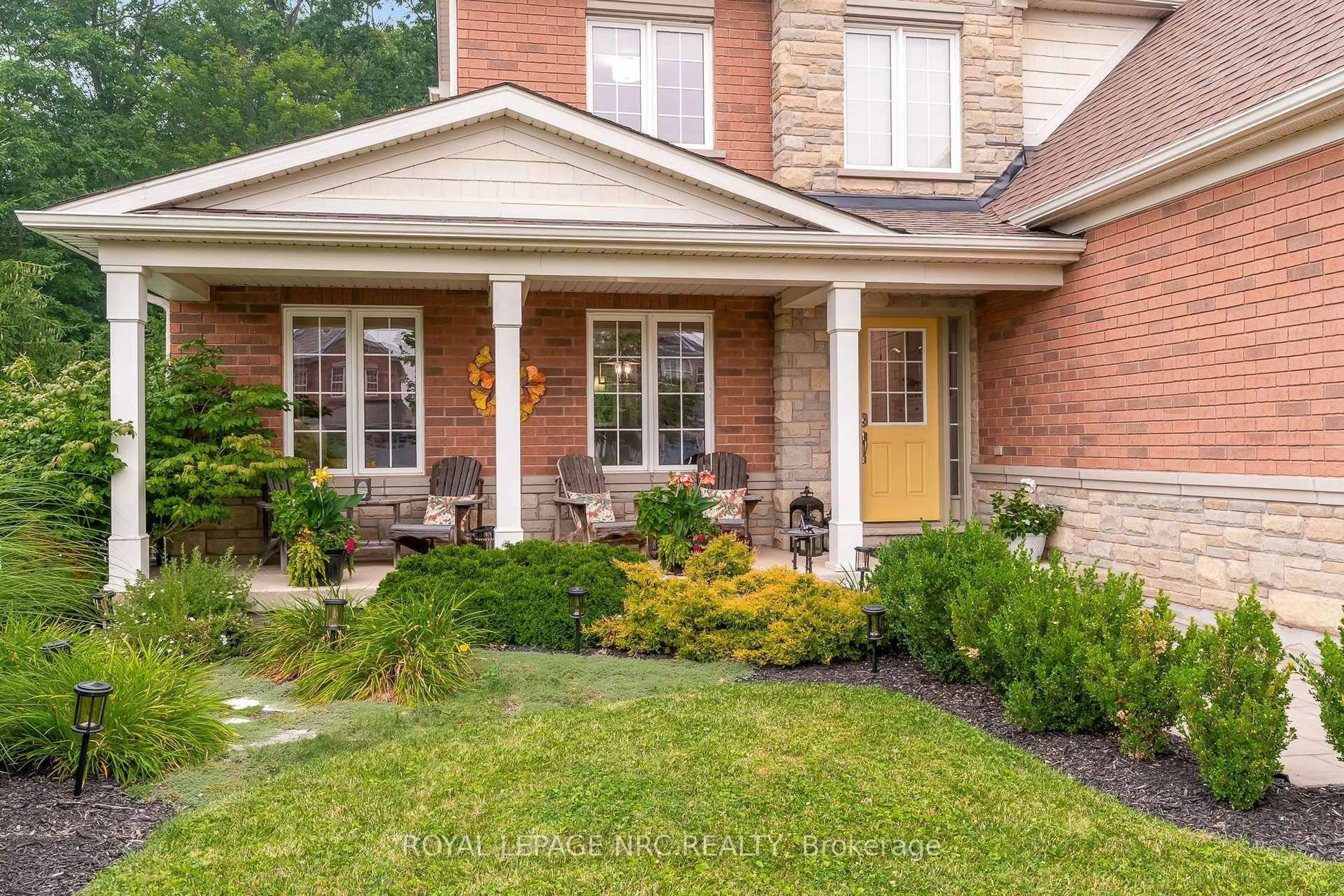 Home with brick exterior material, street for 6697 St. Michael Dr, Niagara Falls Ontario L2E 1A1