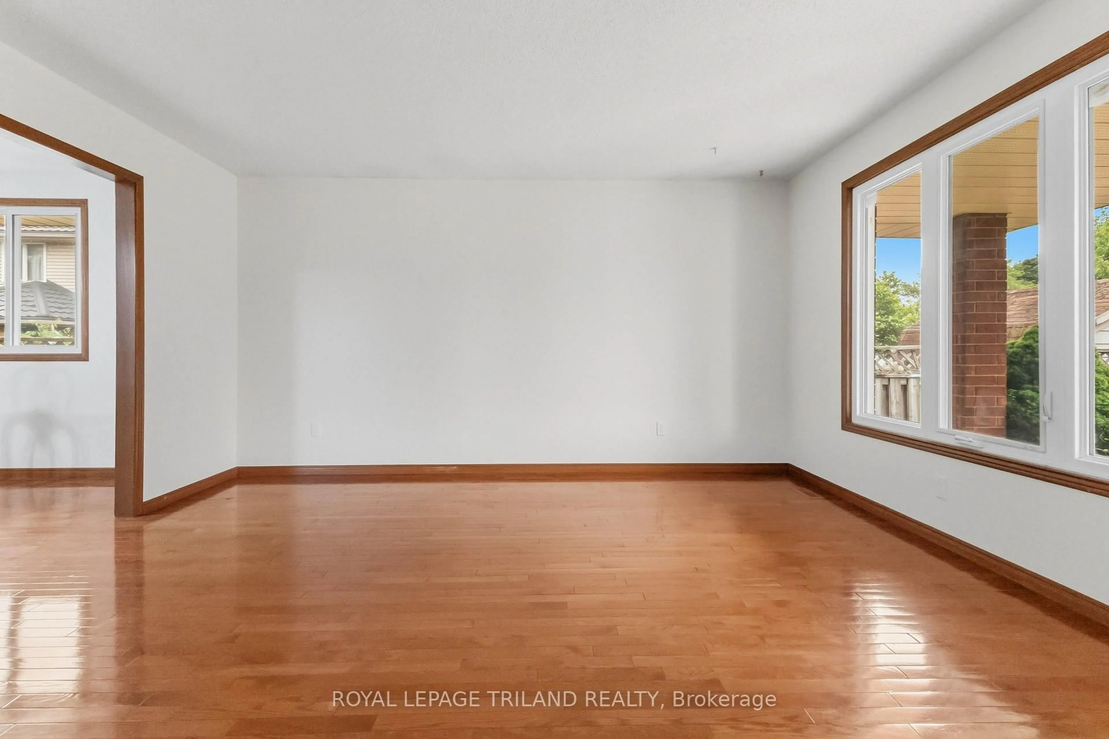 A pic of a room for 954 Chippewa Dr, London East Ontario N5V 4G8