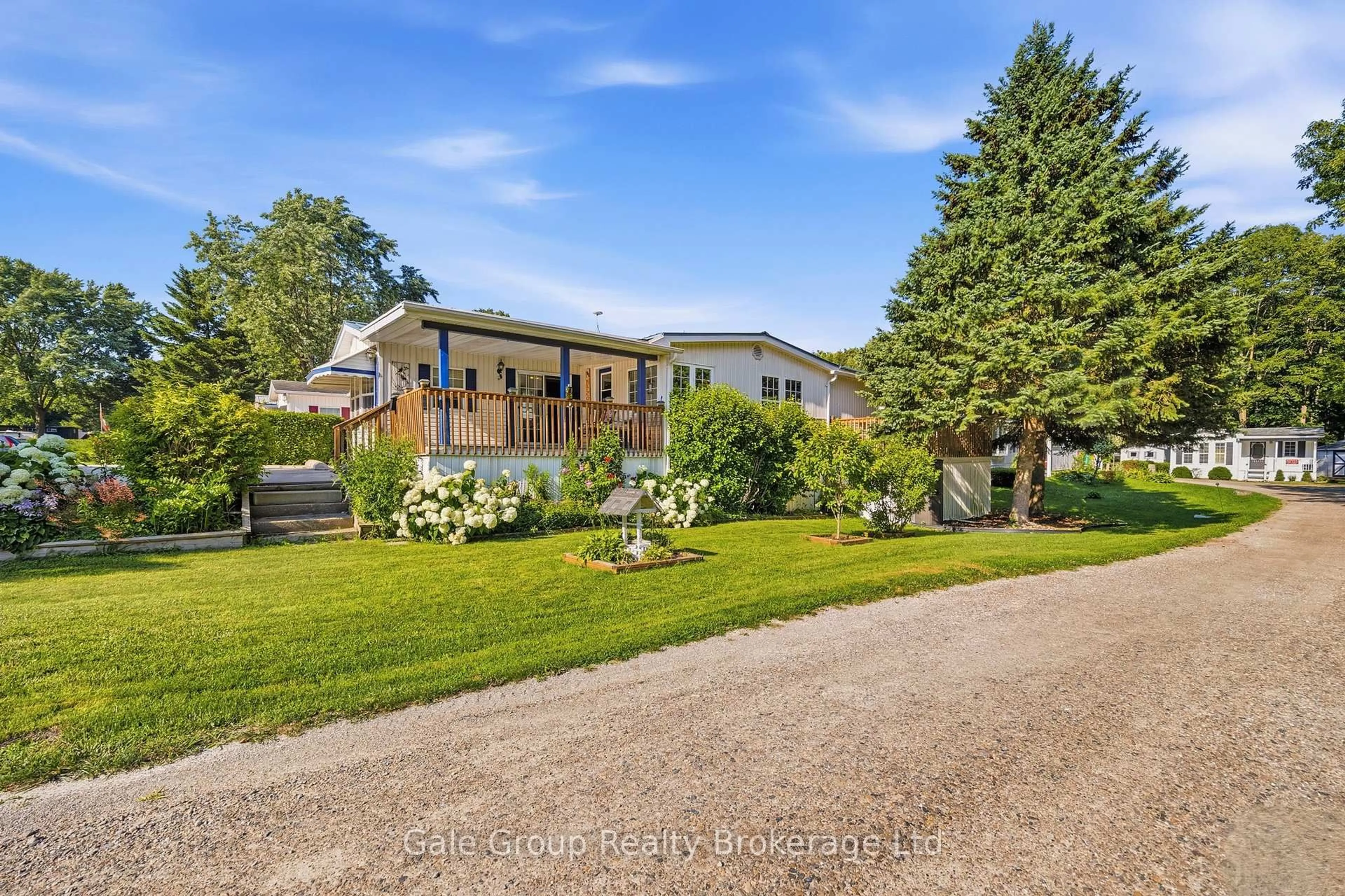 A pic from outside/outdoor area/front of a property/back of a property/a pic from drone, unknown for 592968 Oxford Road 13 #19, Norwich Ontario N0J 1P0