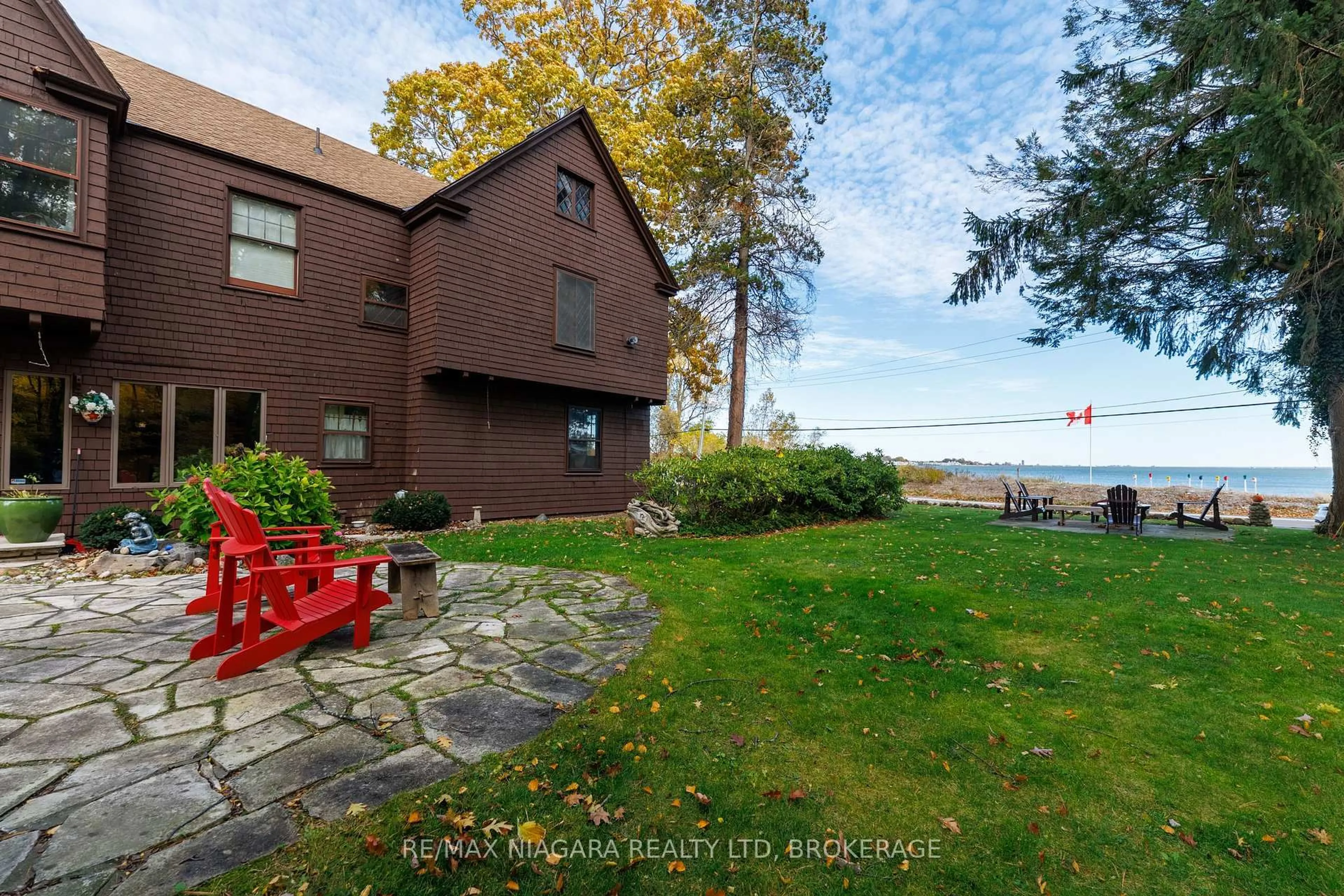 A pic from outside/outdoor area/front of a property/back of a property/a pic from drone, water/lake/river/ocean view for 725 Point Abino Rd, Fort Erie Ontario L0S 1N0