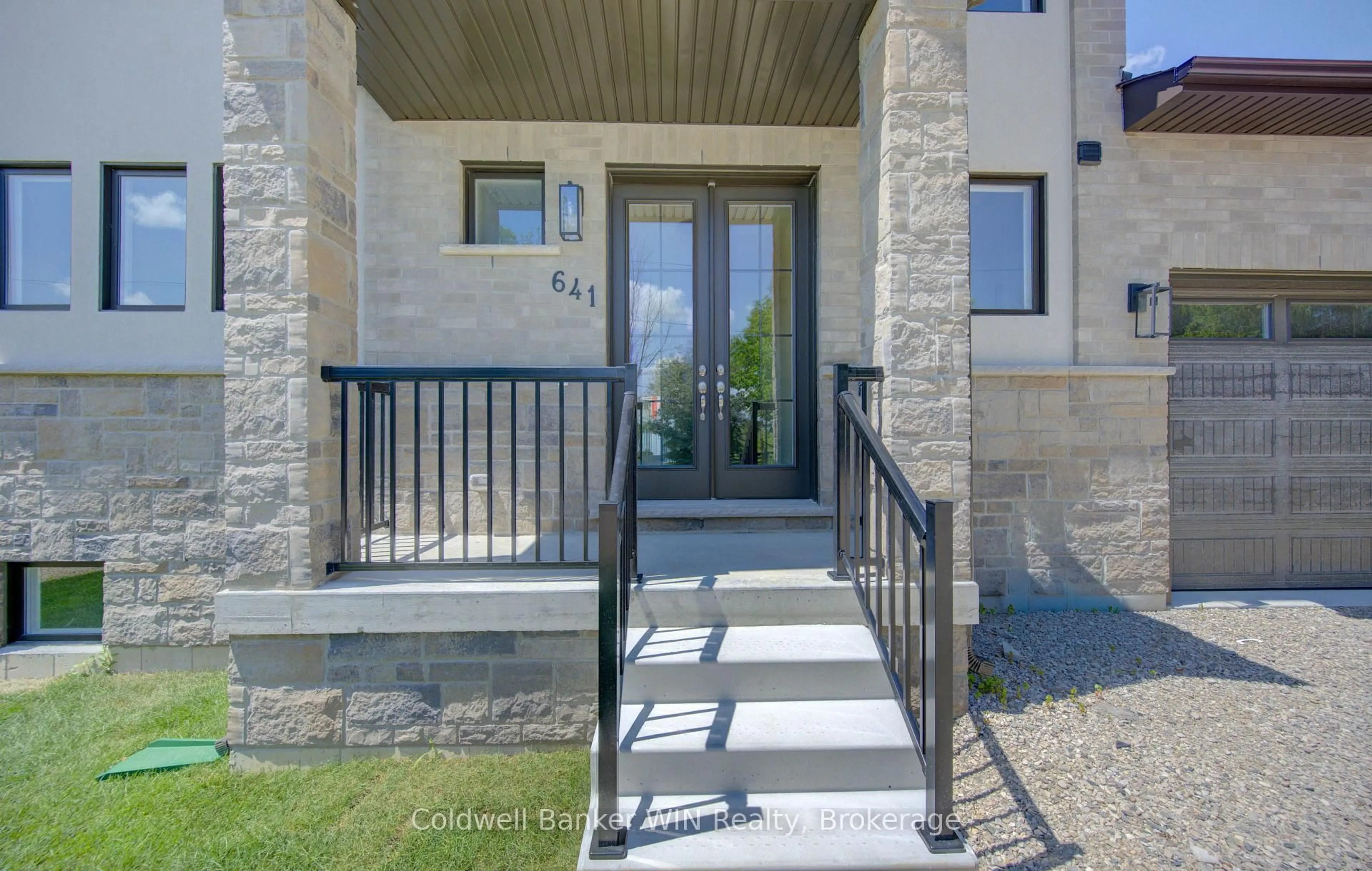 Indoor entryway for 641 Martin St, Wellington North Ontario N0G 2L3