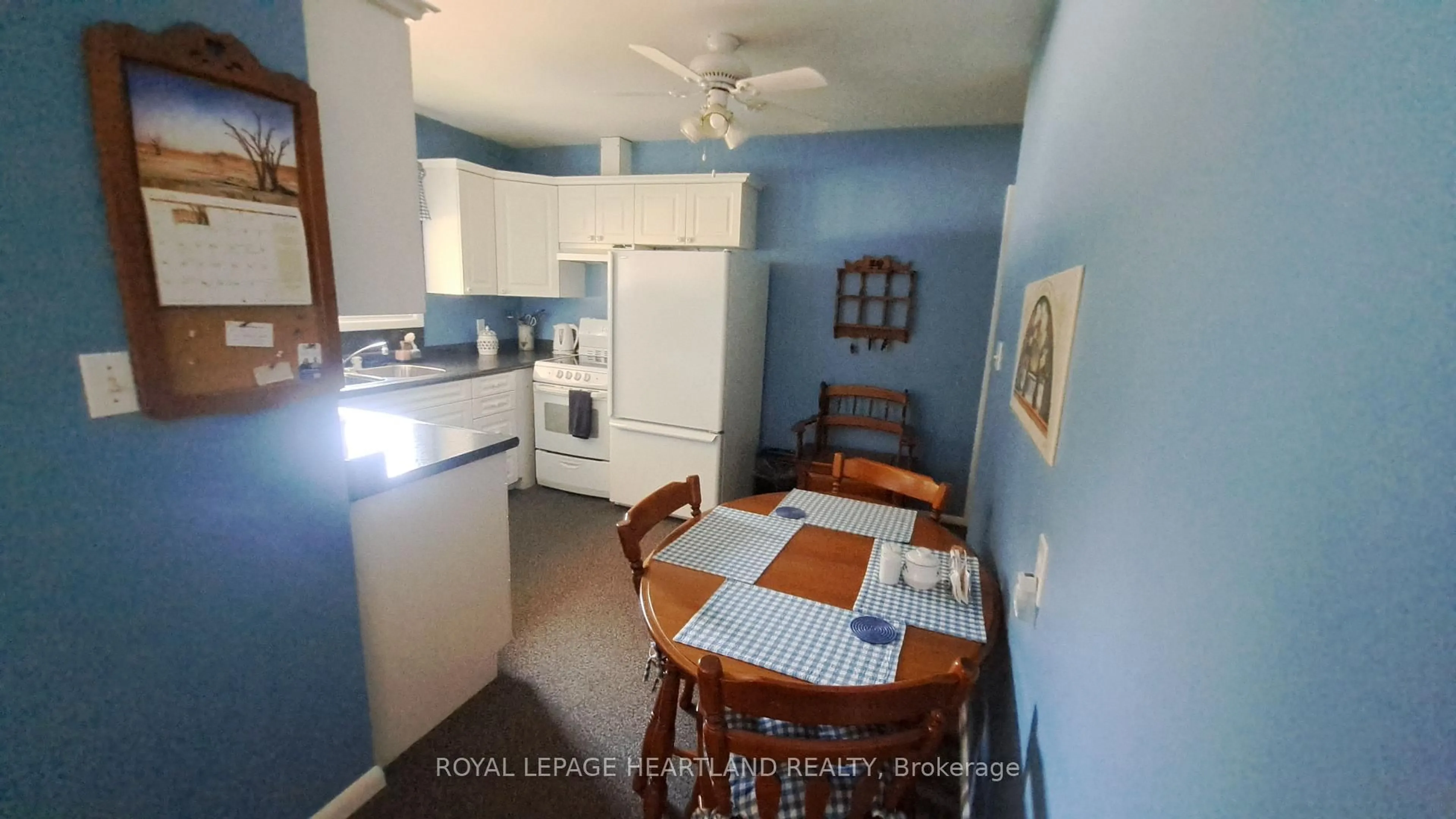 Standard kitchen, ceramic/tile floor for 154 Thomas St, South Huron Ontario N0M 1S2
