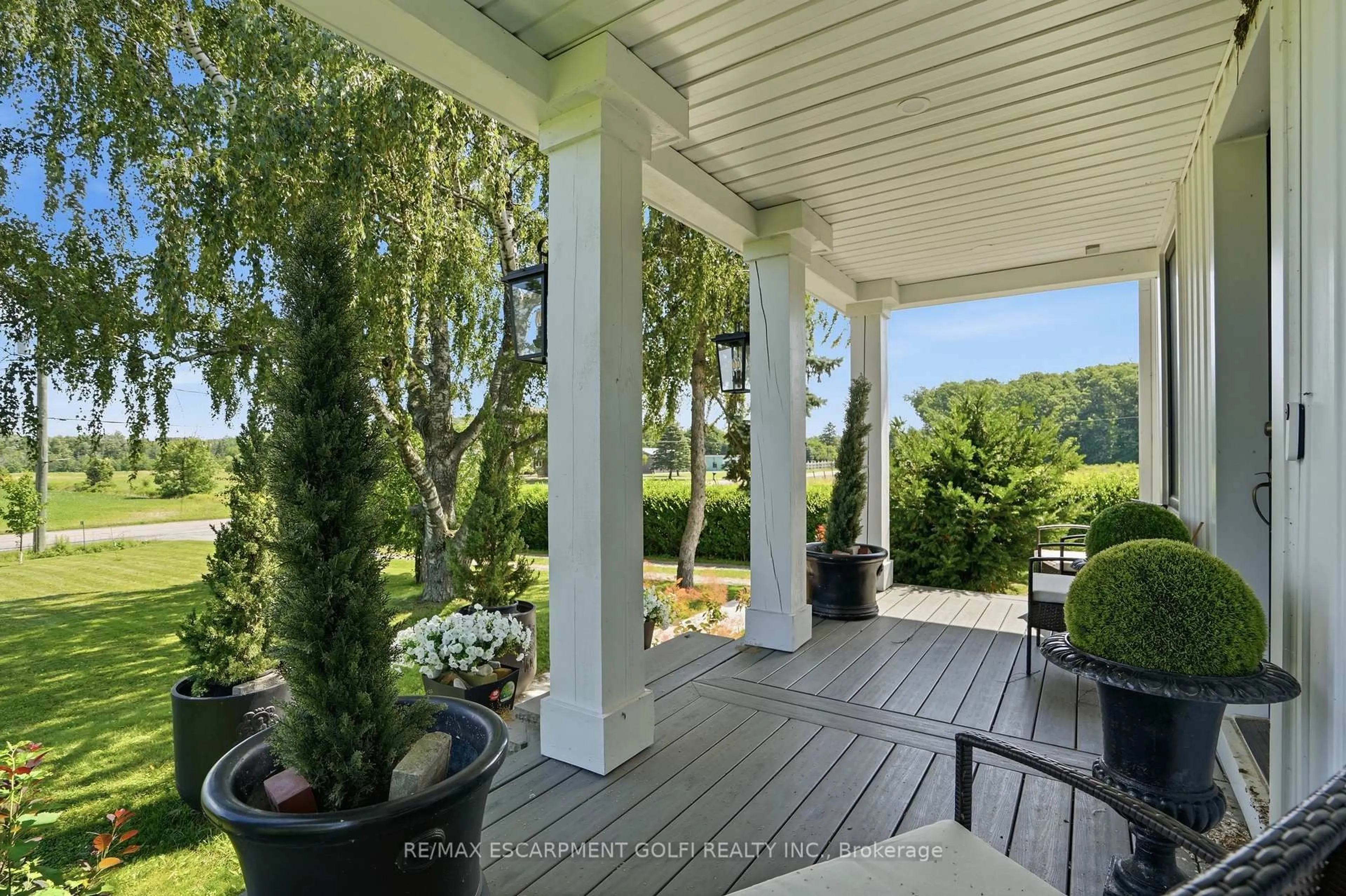 Patio, water/lake/river/ocean view for 219 Ridge Rd, Grimsby Ontario L3M 4E7