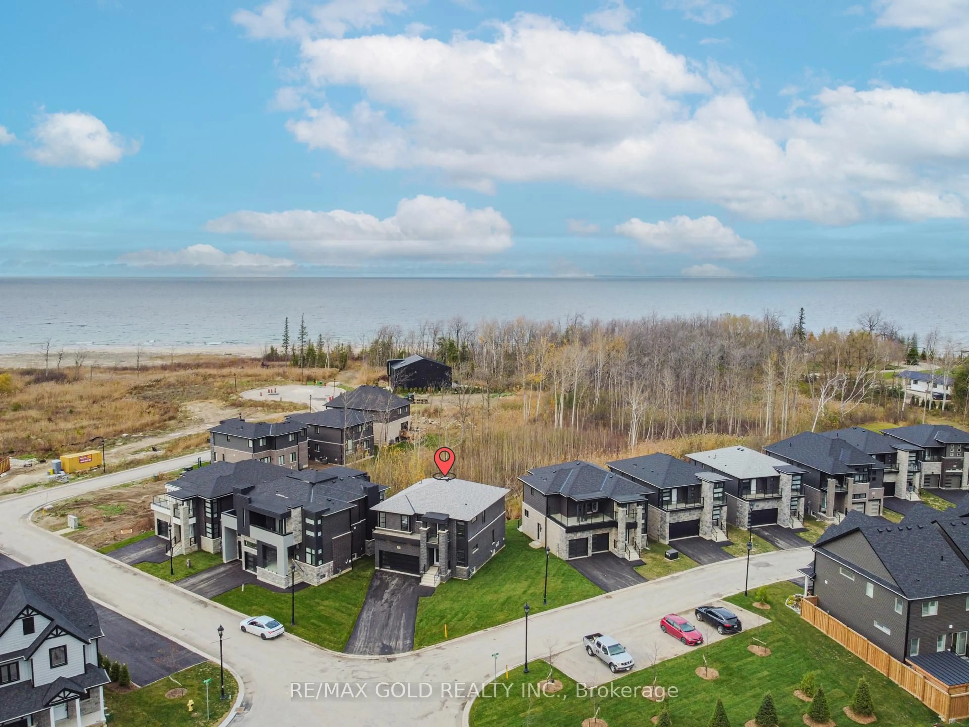 A pic from outside/outdoor area/front of a property/back of a property/a pic from drone, water/lake/river/ocean view for 123 Jewel St #131, Blue Mountains Ontario N0H 1J0