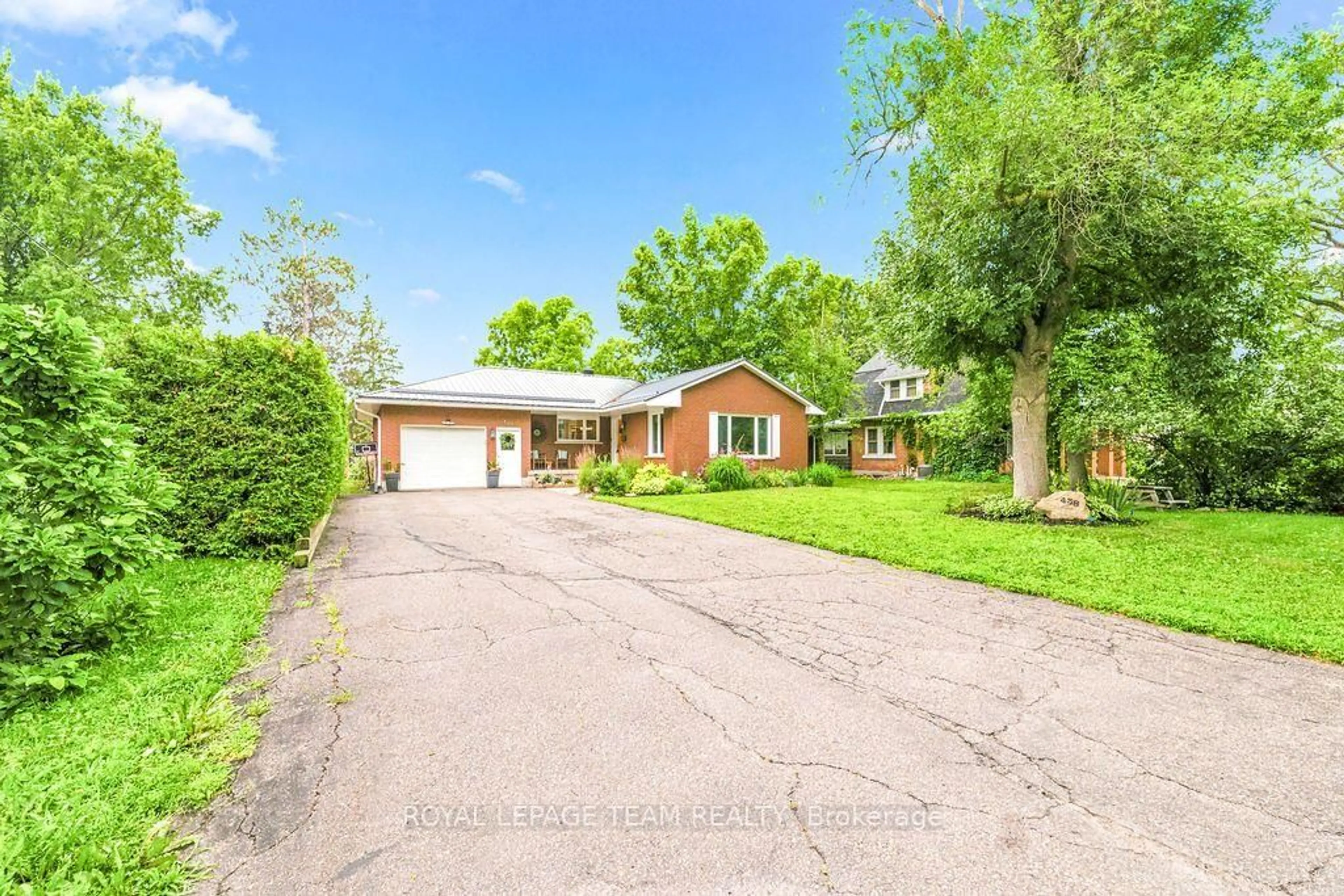 A pic from outside/outdoor area/front of a property/back of a property/a pic from drone, street for 438 Raglan St, Renfrew Ontario K7V 1P5