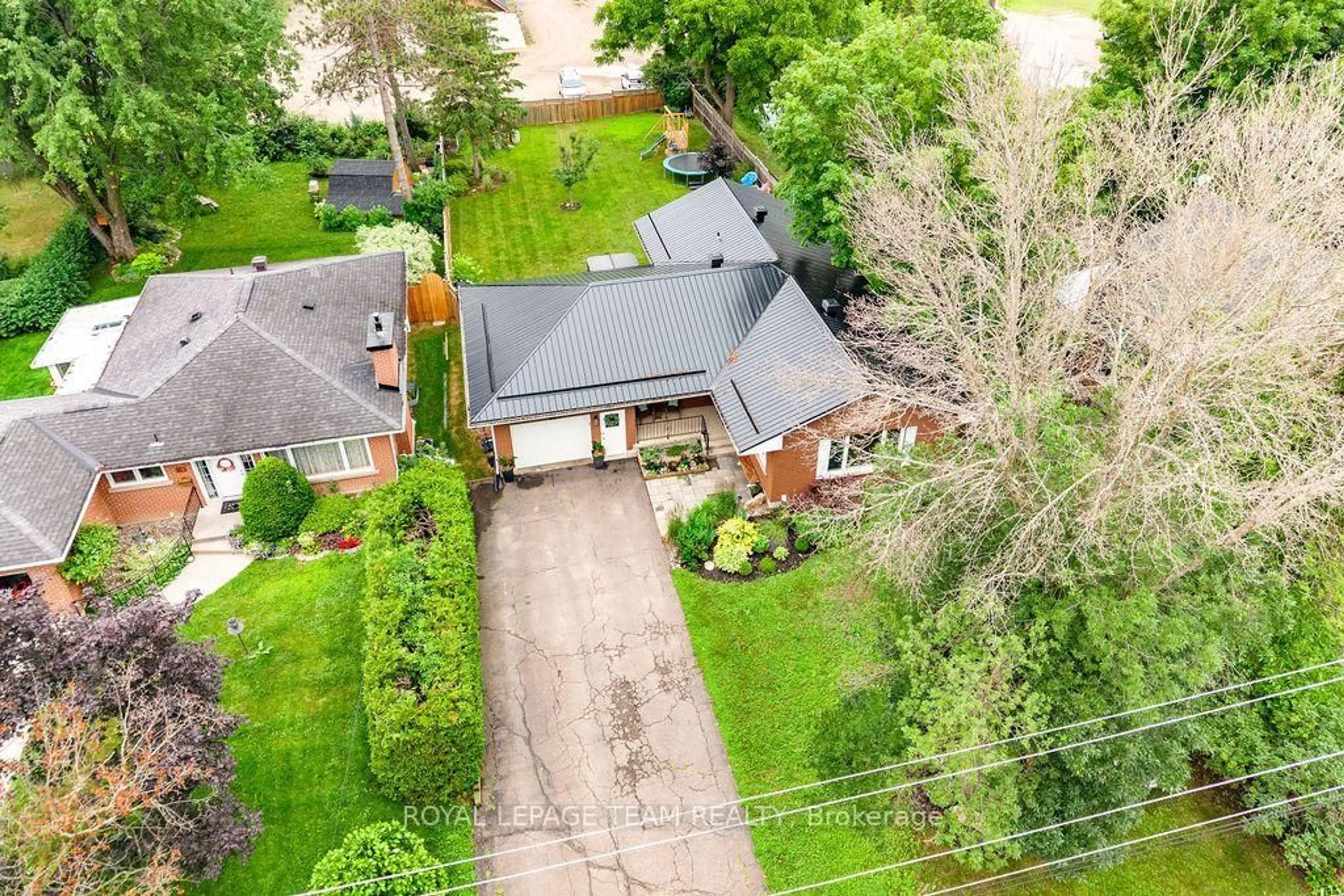 A pic from outside/outdoor area/front of a property/back of a property/a pic from drone, street for 438 Raglan St, Renfrew Ontario K7V 1P5