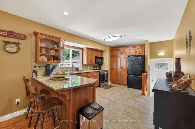 803 Gladstone Dr, Woodstock 2