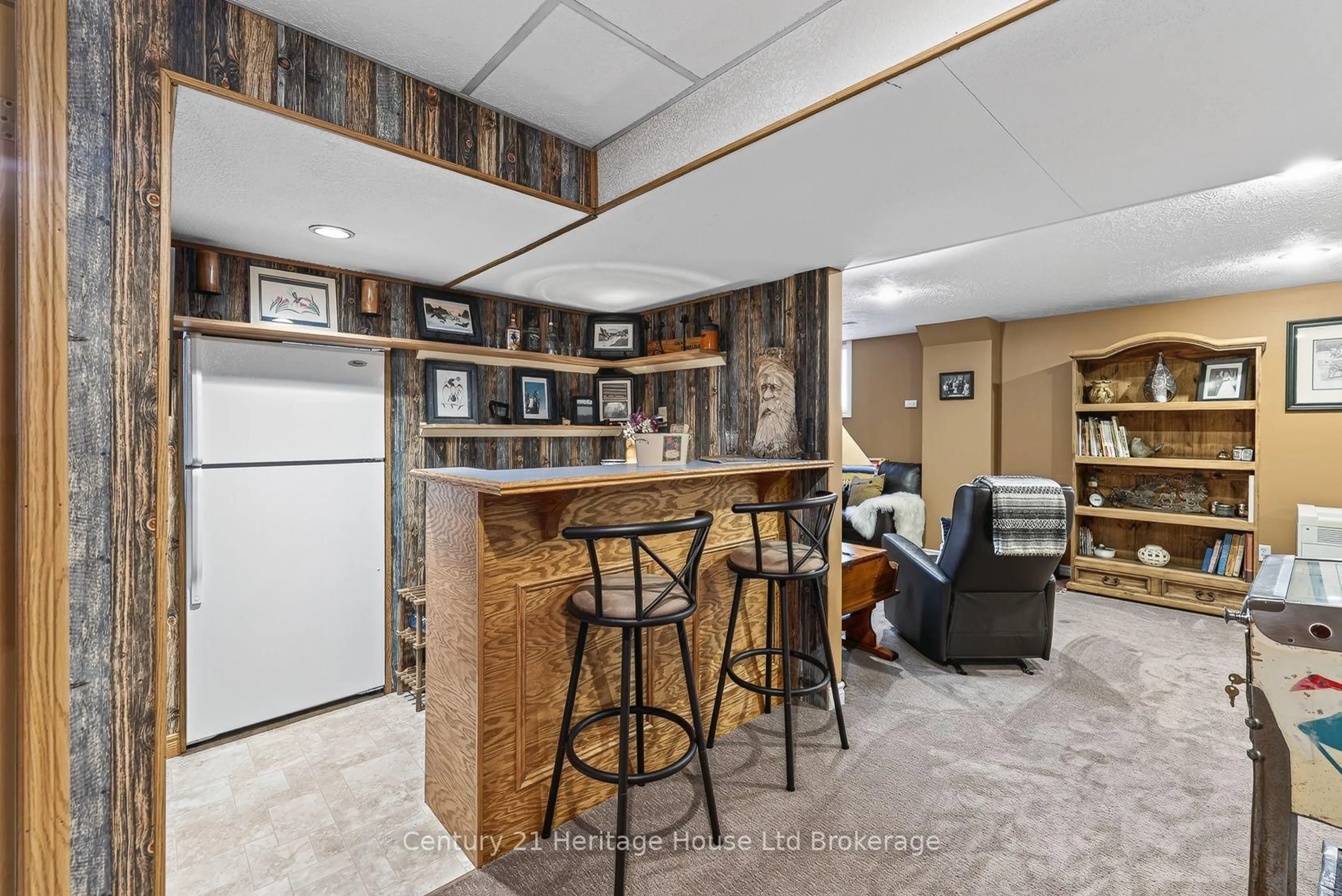 Open concept kitchen, unknown for 803 Gladstone Dr, Woodstock Ontario N4S 5T3