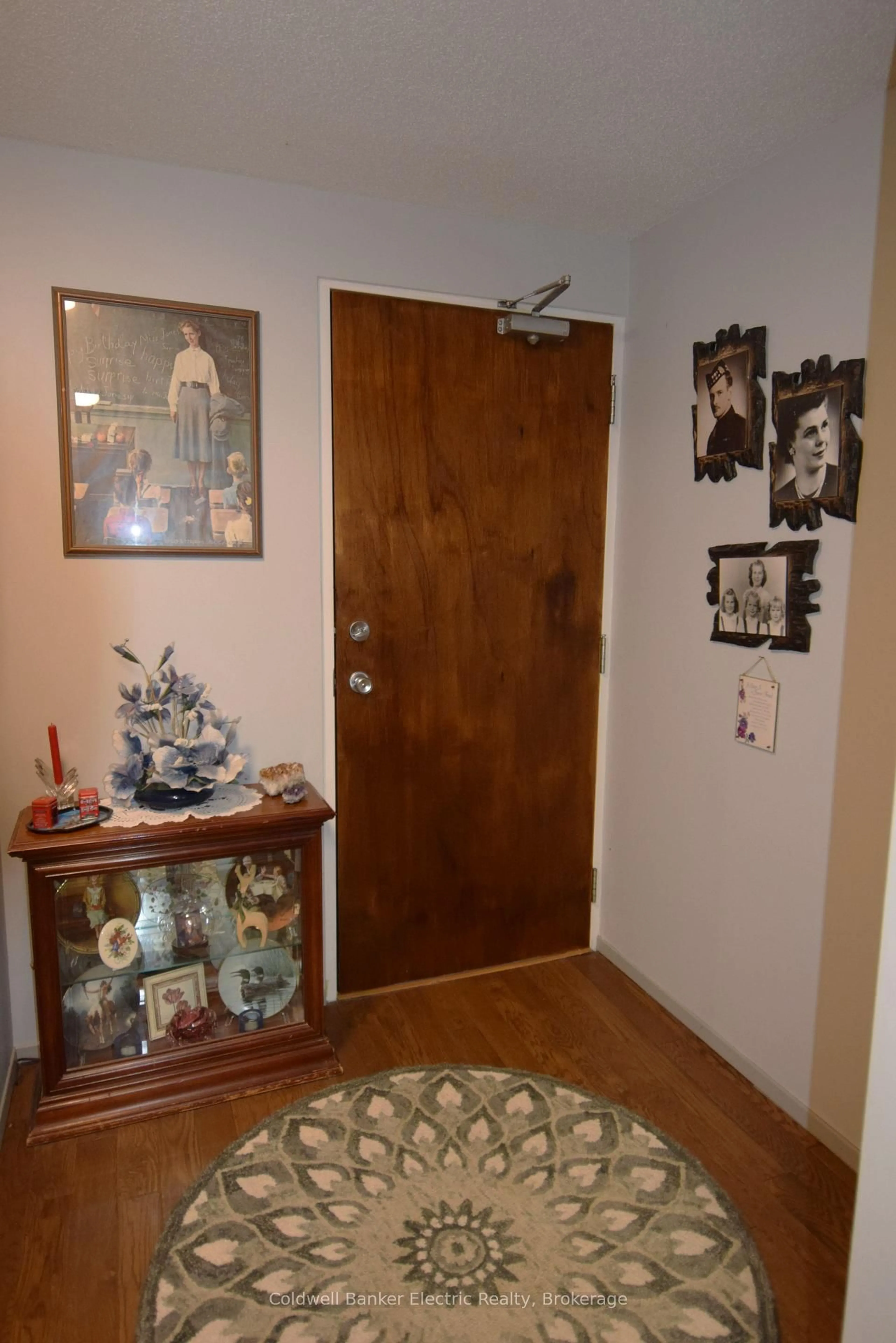 Indoor entryway for 2418 Mountland Dr #104, Peterborough Ontario K9K 2E2