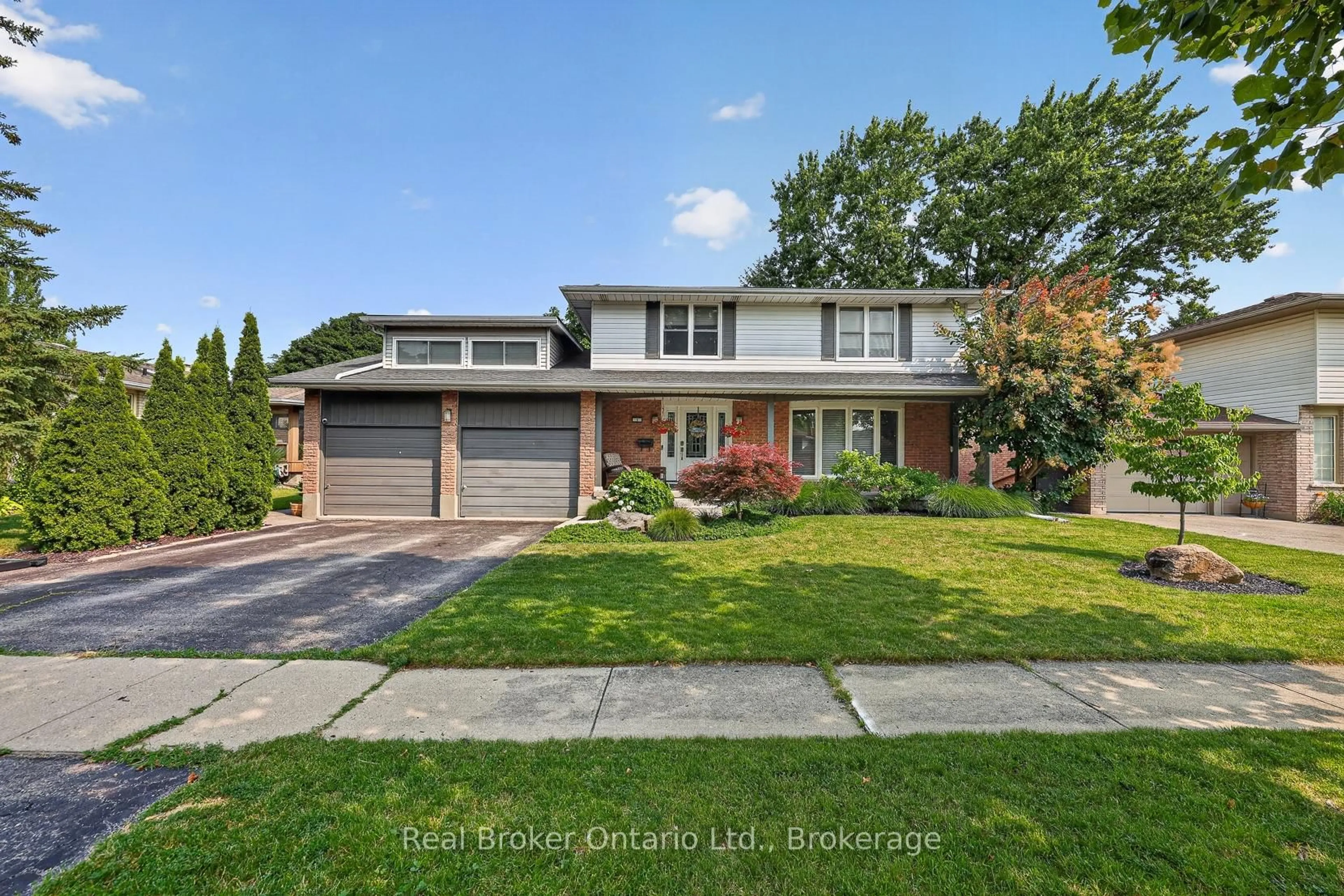Home with brick exterior material, street for 5 Gardiner Pl, Woodstock Ontario N4S 8J1