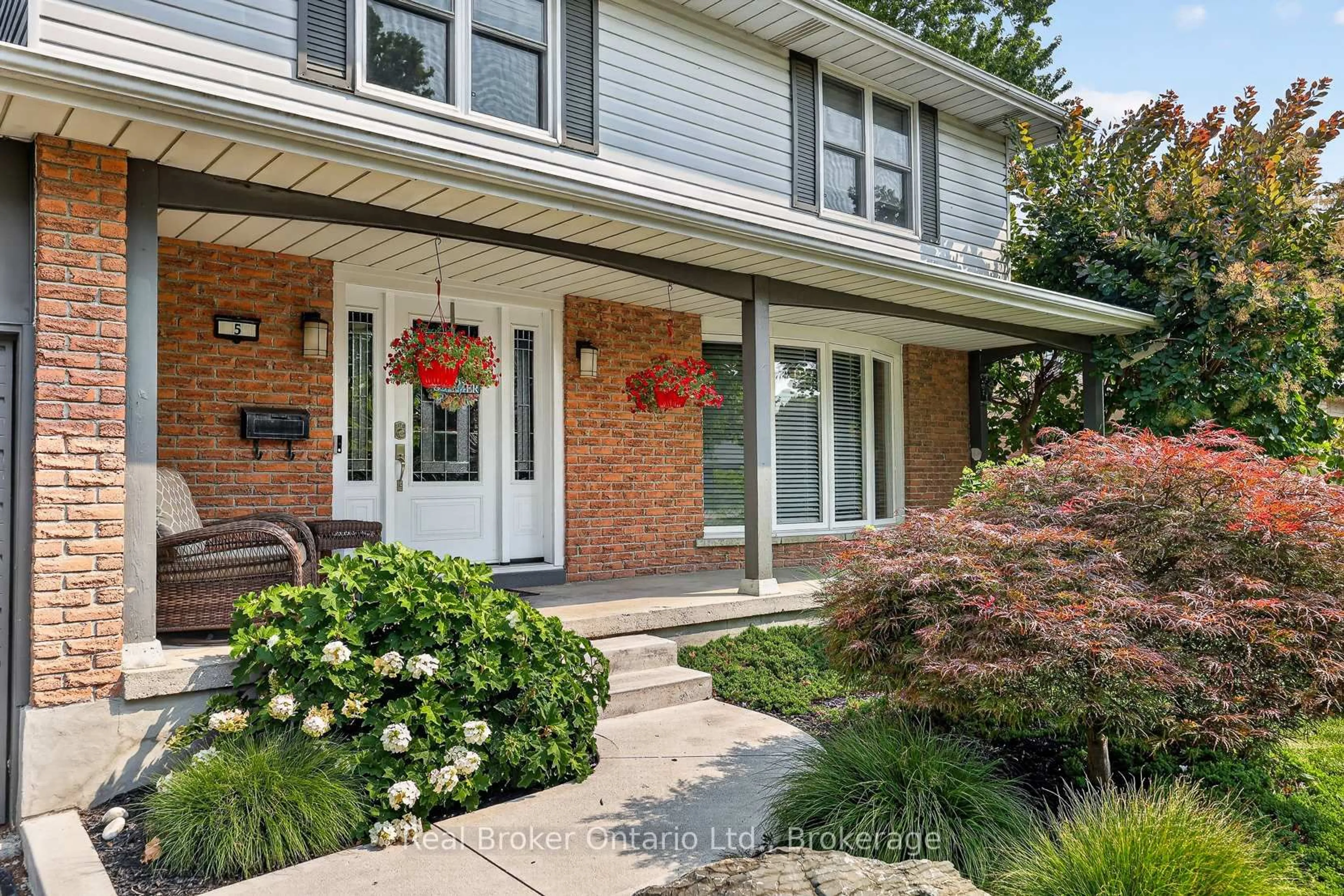 Home with brick exterior material, street for 5 Gardiner Pl, Woodstock Ontario N4S 8J1