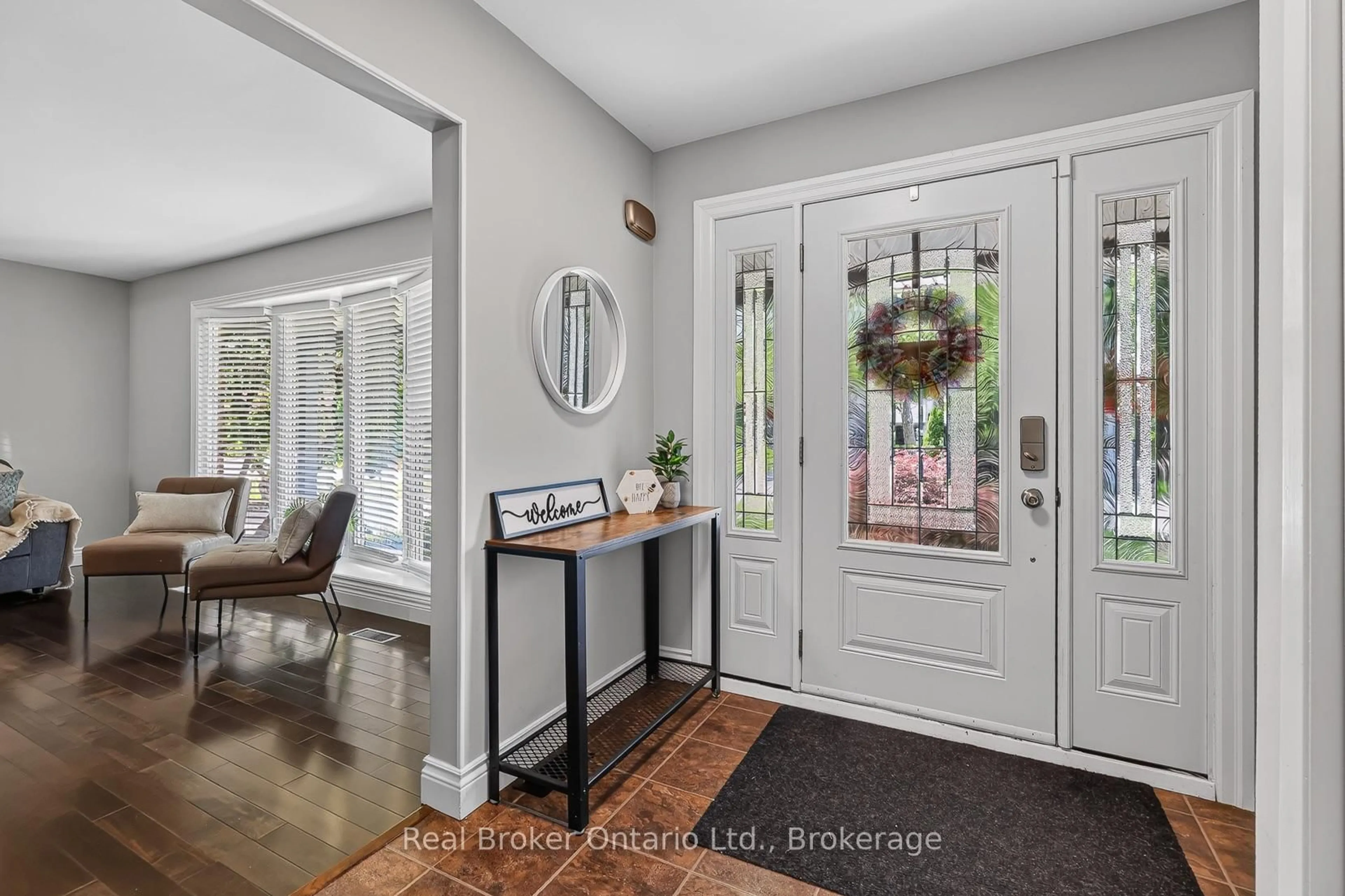 Indoor entryway for 5 Gardiner Pl, Woodstock Ontario N4S 8J1
