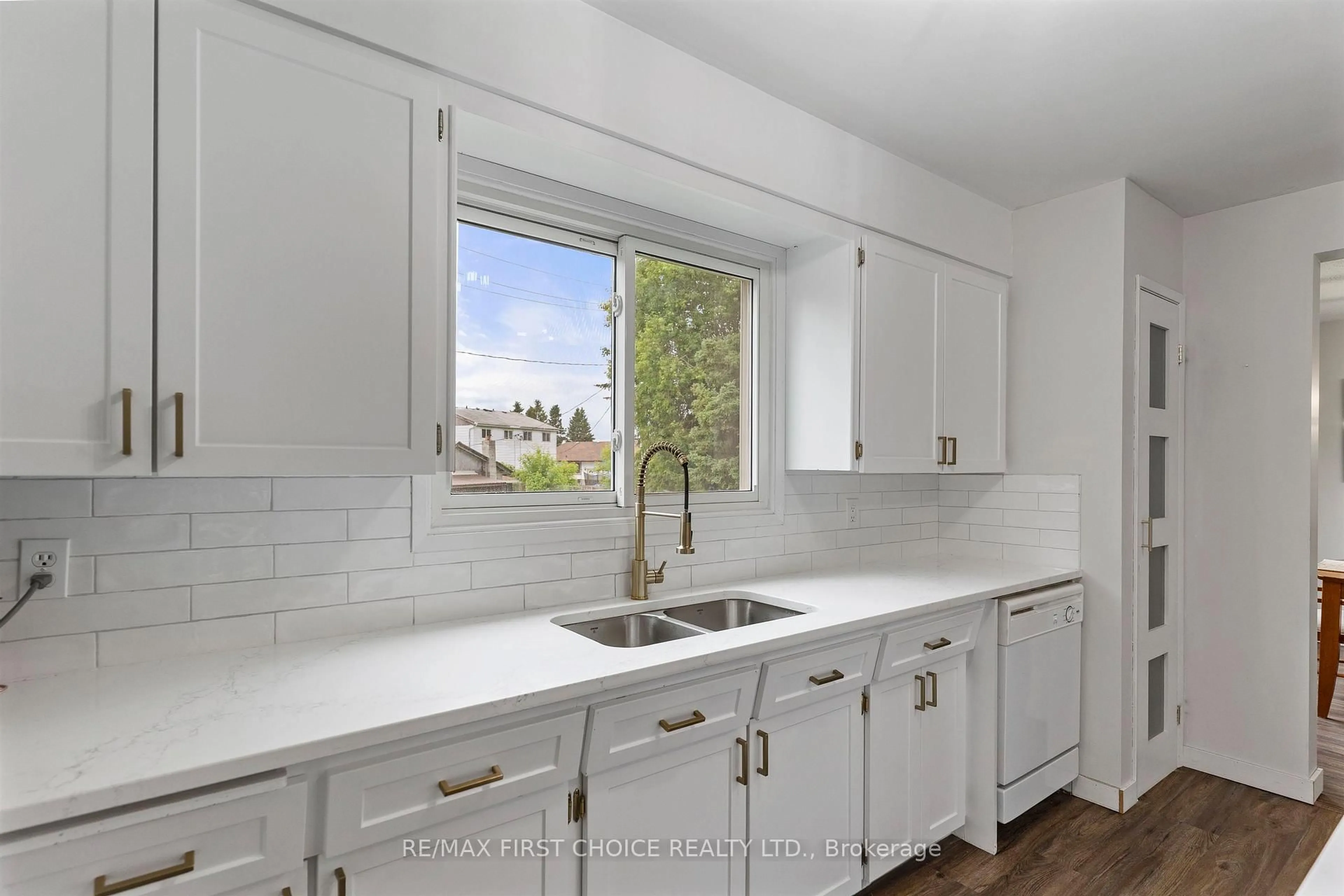 Unknown for 386 Lambton Pl, Thunder Bay Ontario P7C 5M1