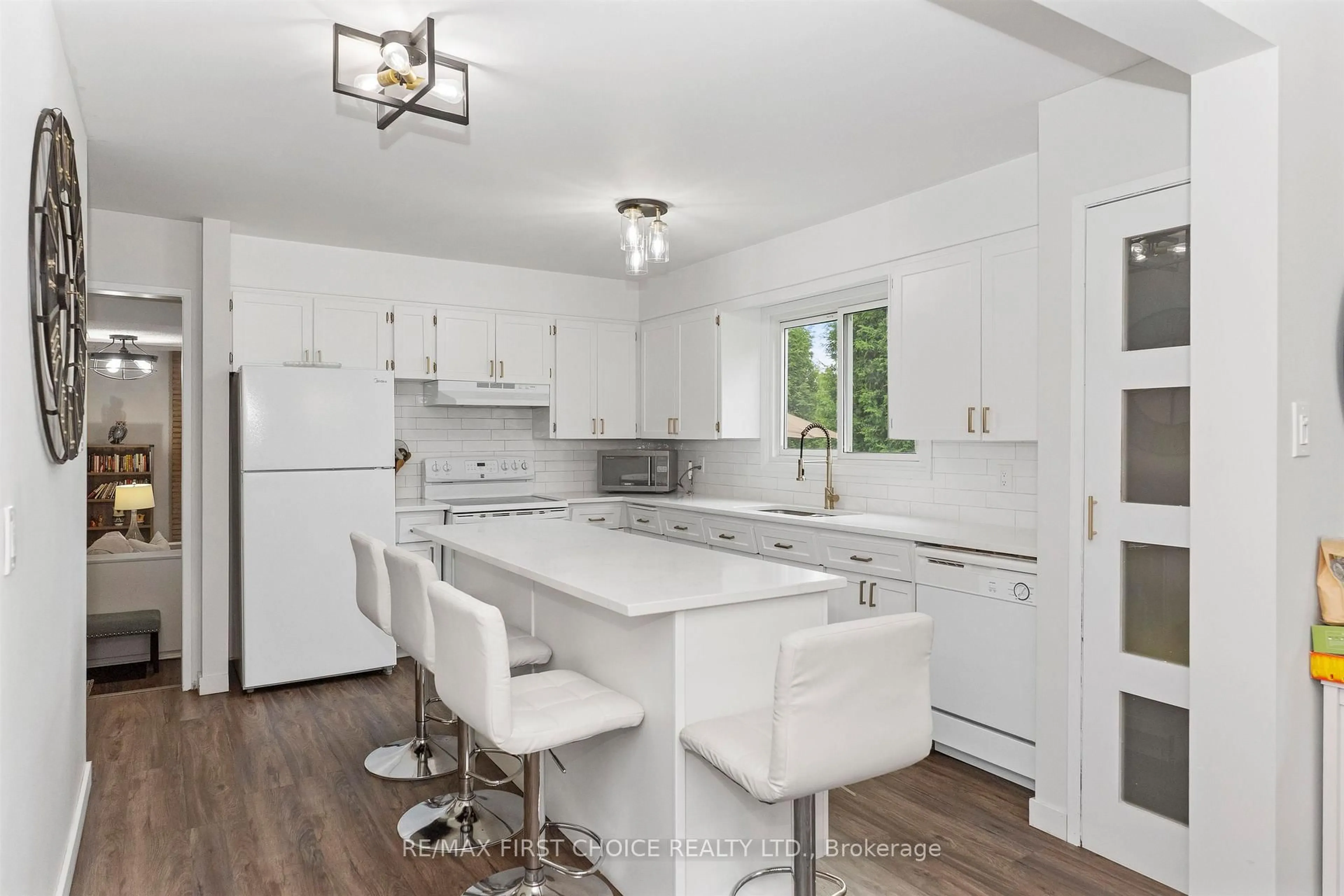 Open concept kitchen, unknown for 386 Lambton Pl, Thunder Bay Ontario P7C 5M1
