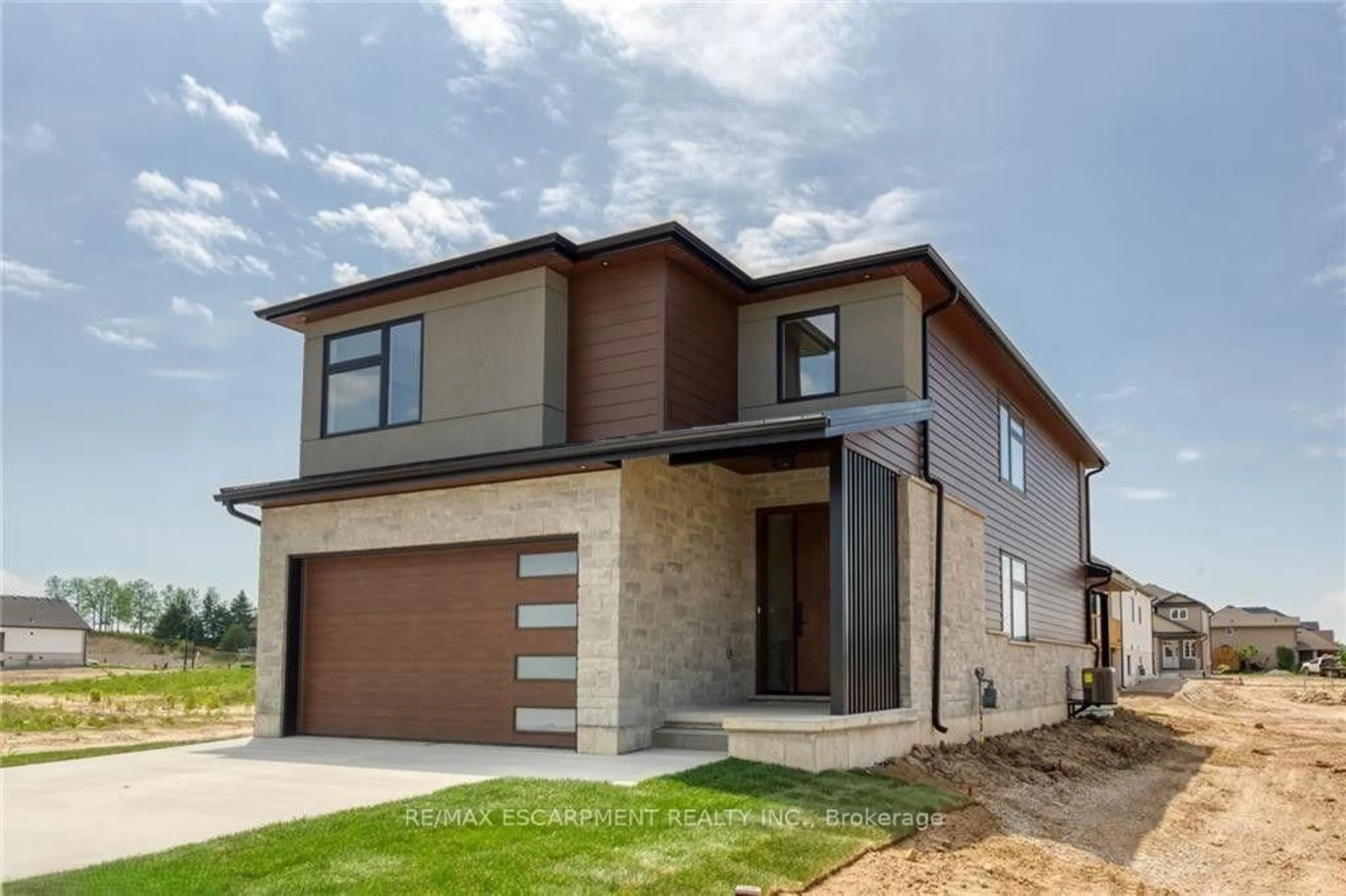 Home with brick exterior material, street for 92 Craddock Blvd, Haldimand Ontario N0A 1J0