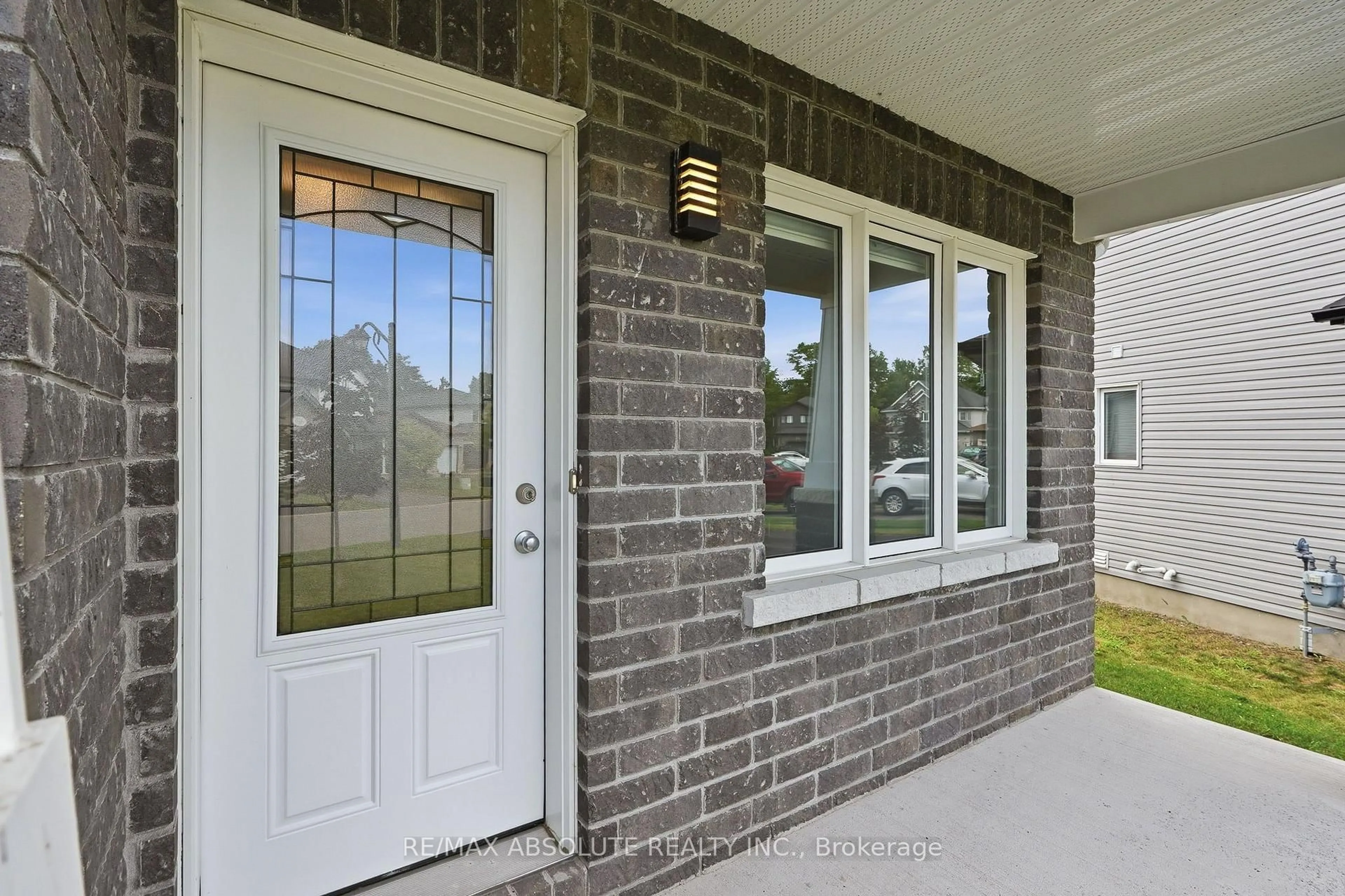 Home with brick exterior material, street for 625 Robert St, Clarence-Rockland Ontario K4K 0J8