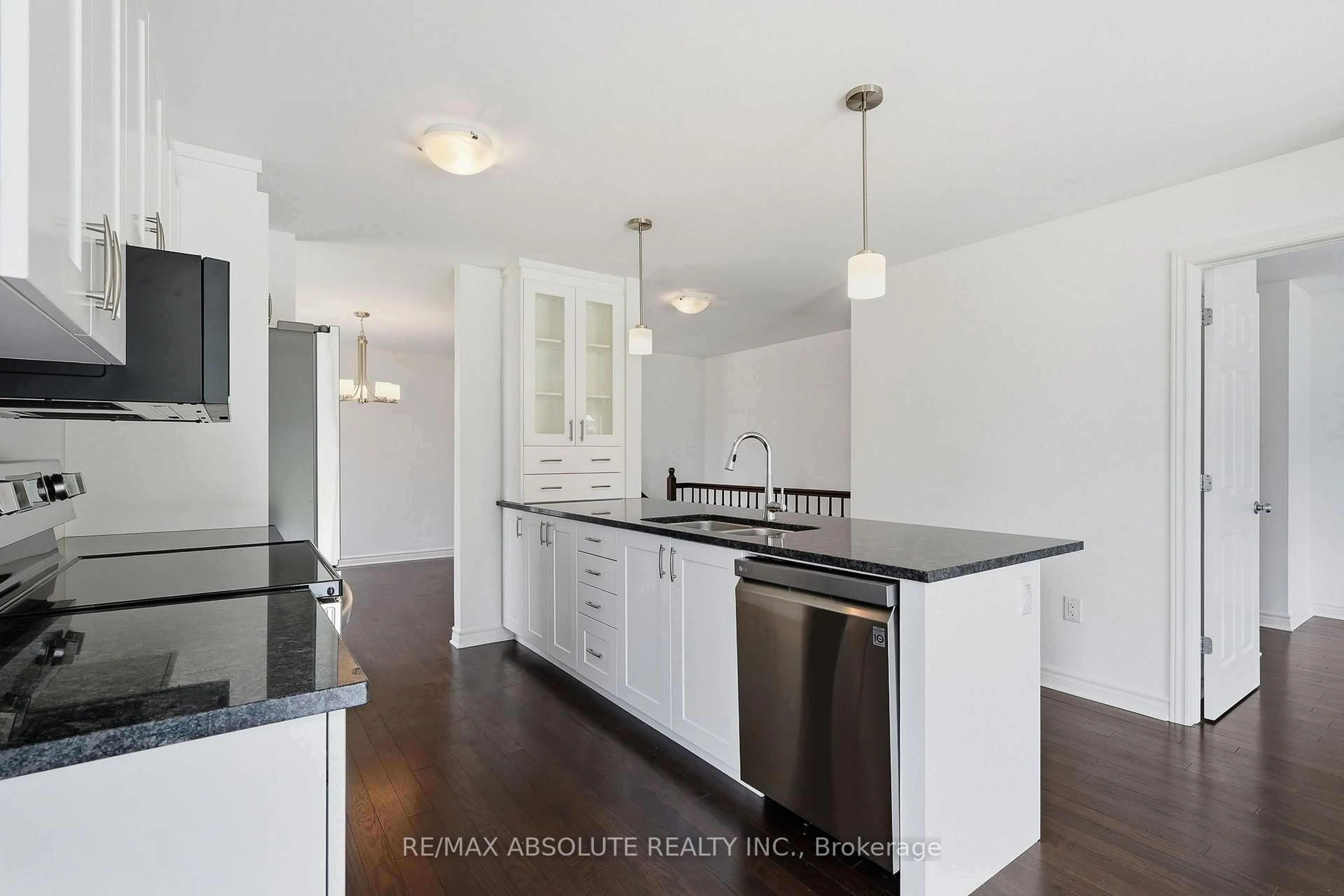 Open concept kitchen, unknown for 625 Robert St, Clarence-Rockland Ontario K4K 0J8