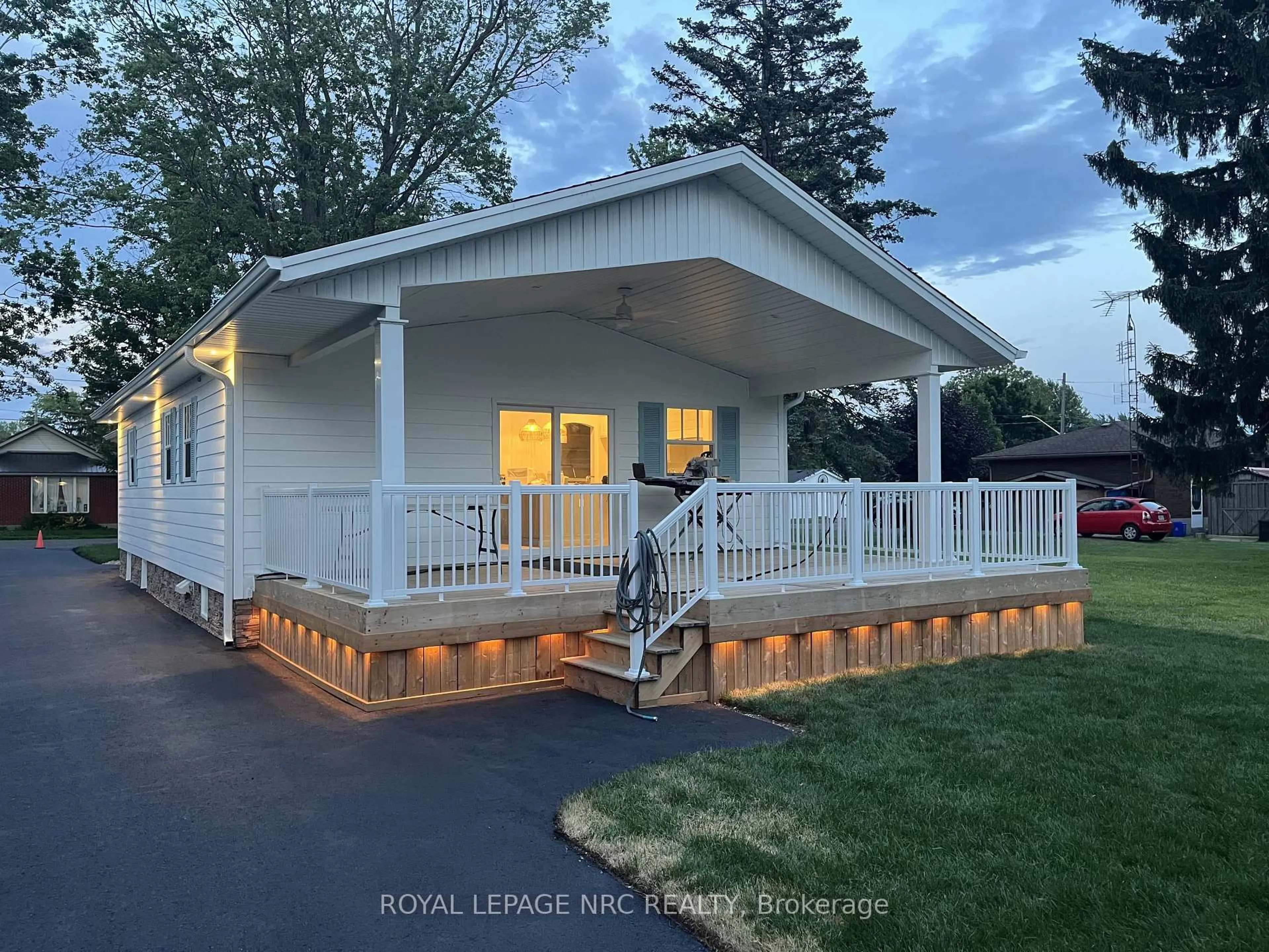 Home with vinyl exterior material, street for 47 DERBY Rd, Fort Erie Ontario L0S 1B0