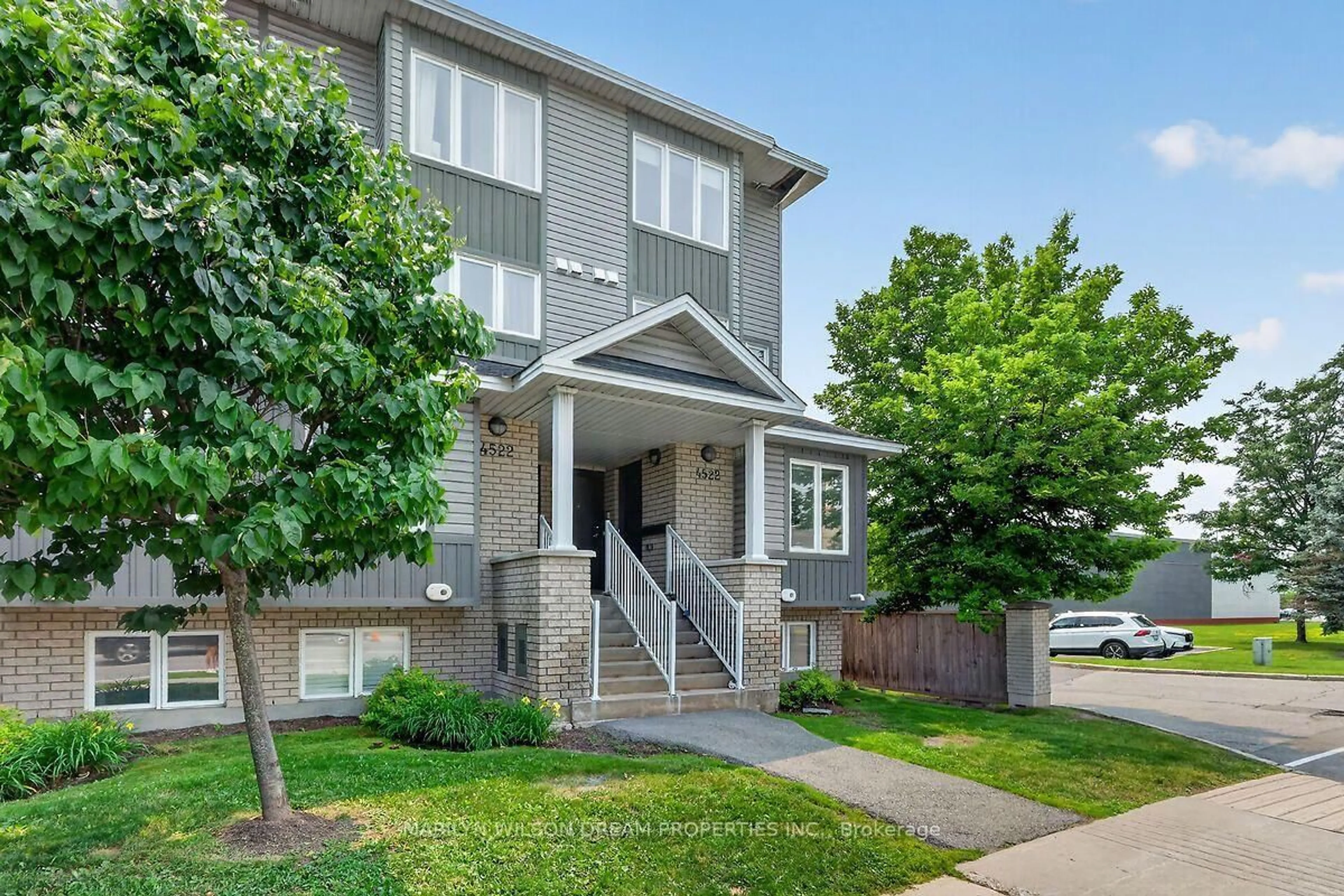 Unknown for 4522 Innes Rd #D, Ottawa Ontario K4A 0X5