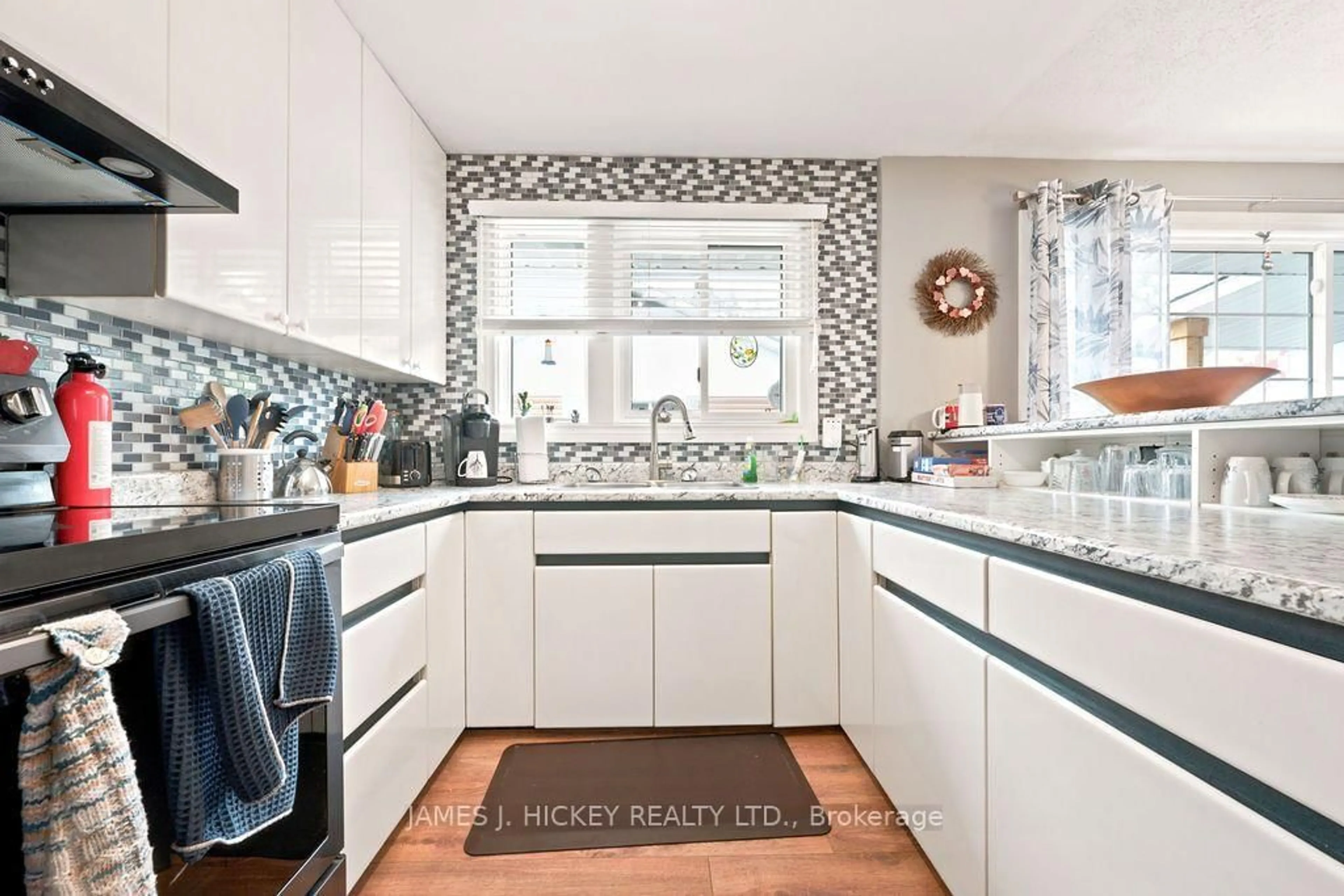 Contemporary kitchen, ceramic/tile floor for 23 Newton Cres, Deep River Ontario K0J 1P0