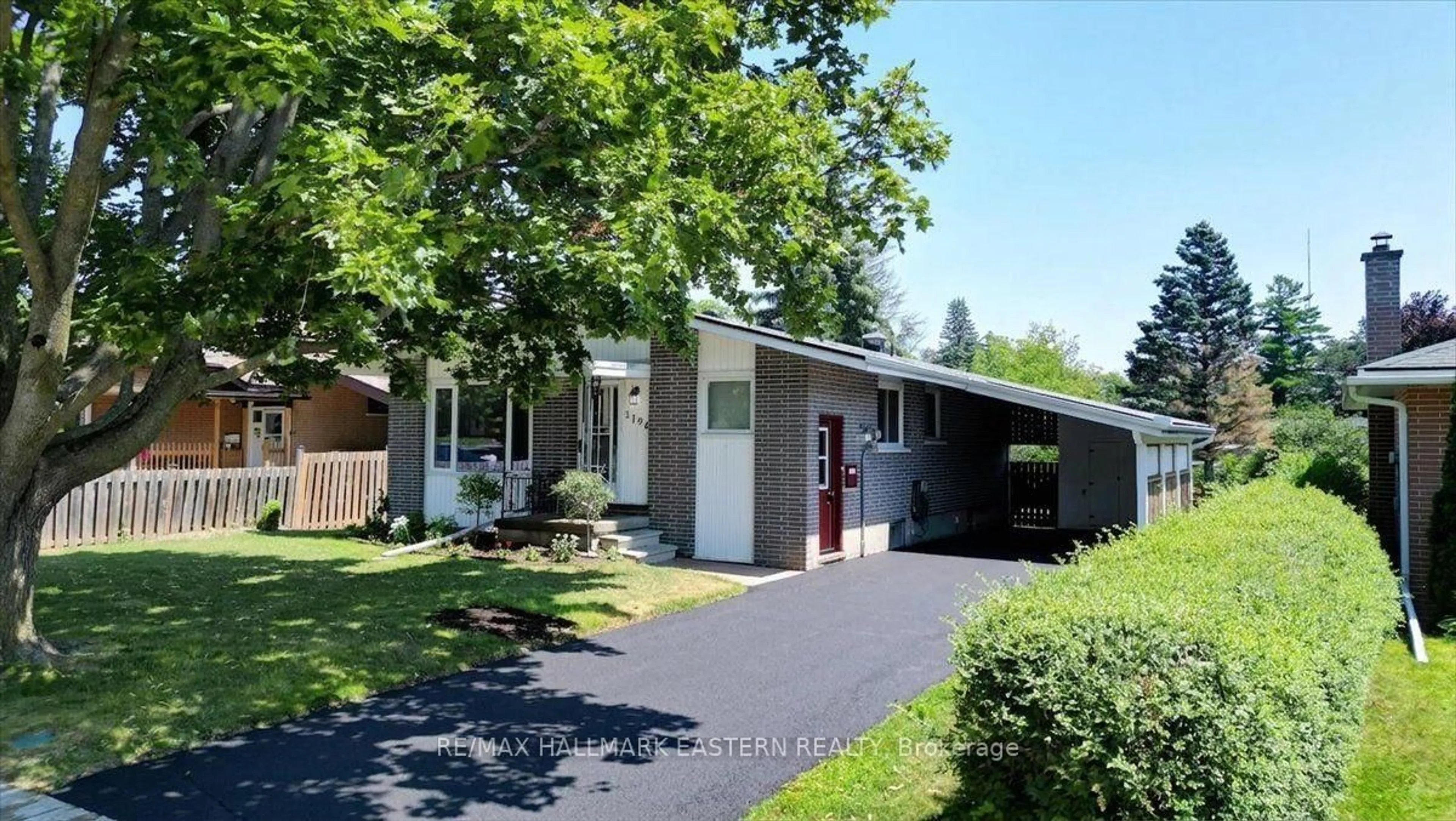 Home with vinyl exterior material, street for 1194 Milburn St, Peterborough Ontario K9H 6P2